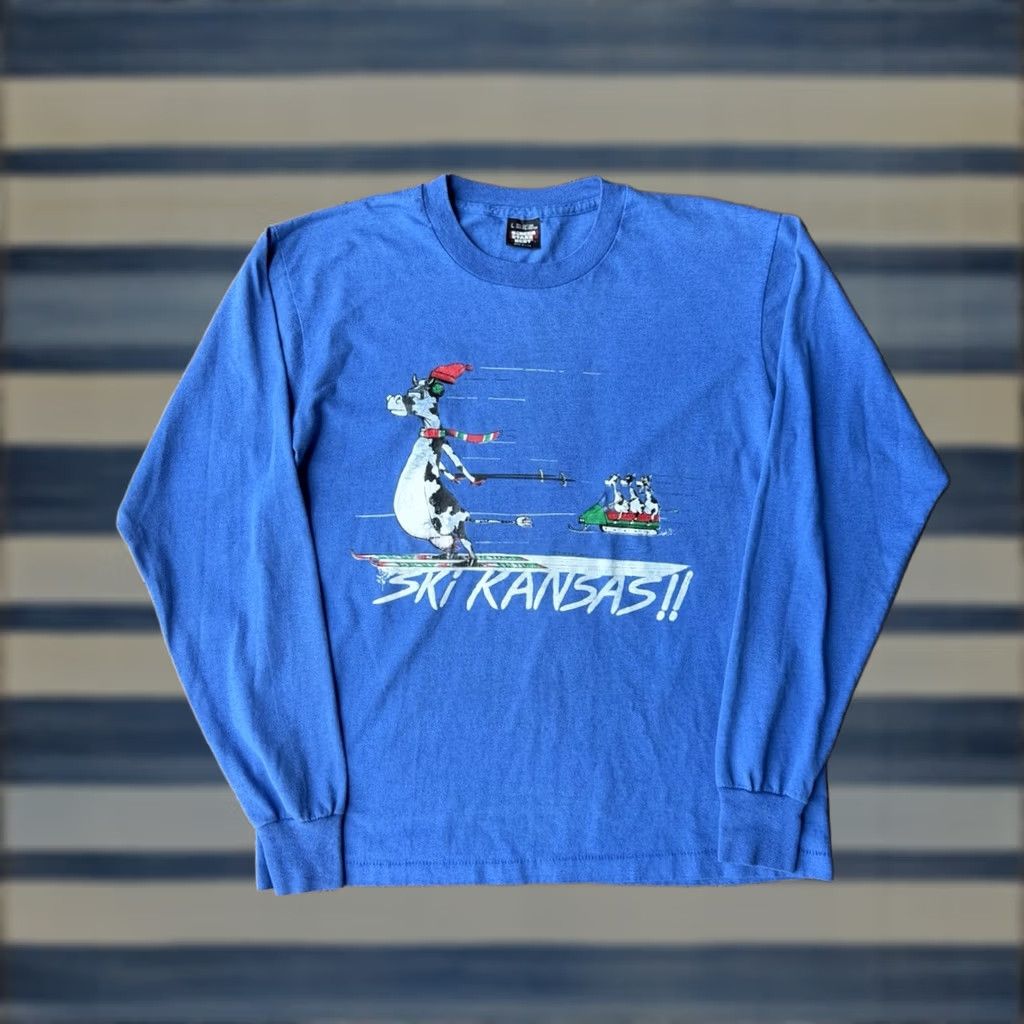 Vintage VINTAGE Screen Stars Skiing Cows Kansas Long Sleeve Shirt XL Blue Crew Neck Cotton Blend USA Men T-Shirt 80s Graphic Print Size US XL / EU 56 / 4 - 1 Thumbnail