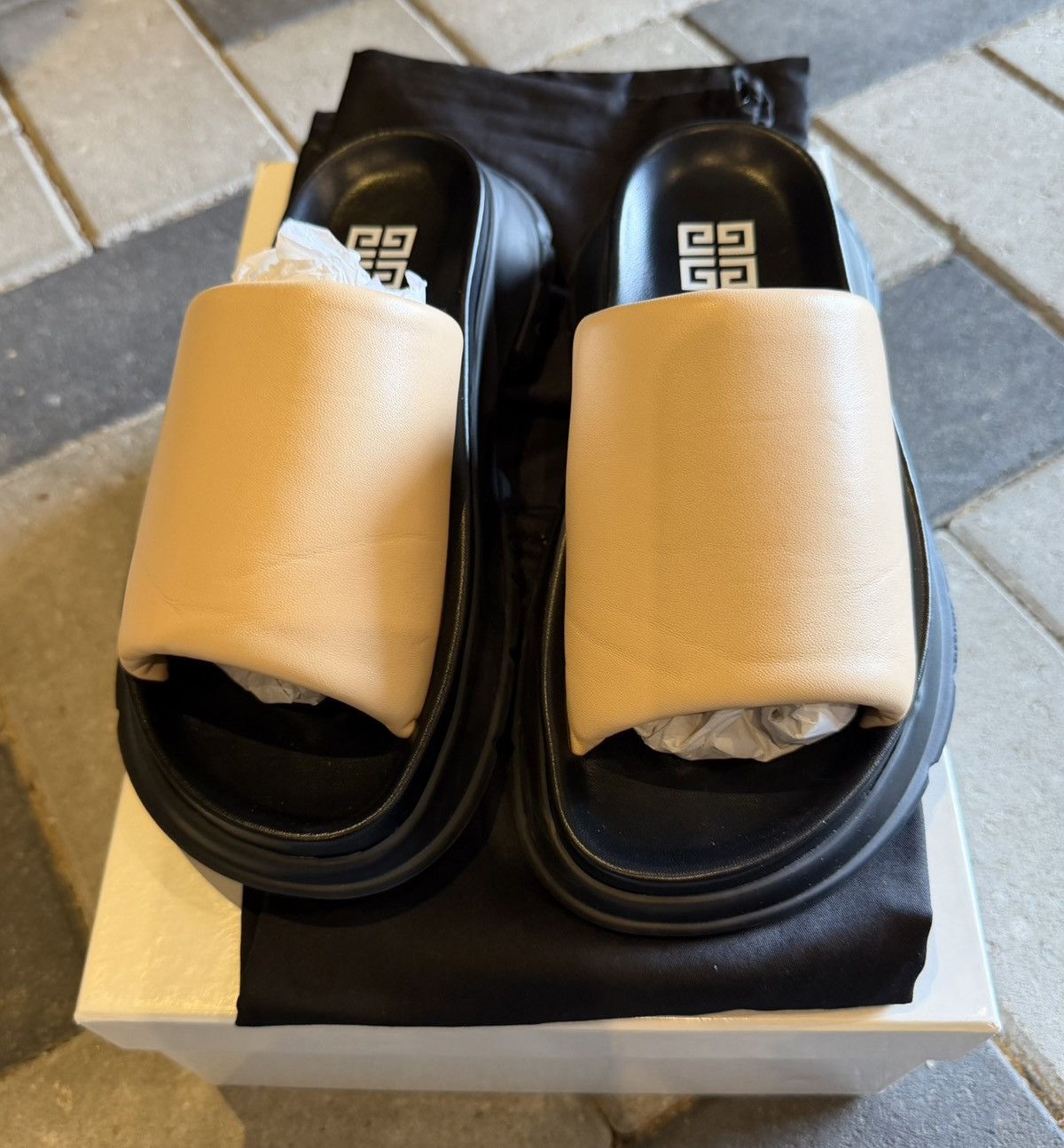 Givenchy FLATS GIVENCHY PLATFORM SLIDES 39 Size US 9 / IT 39 - 2 Thumbnail