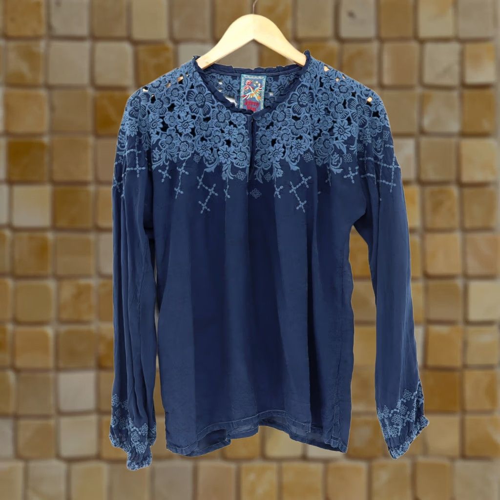 Johnny Was Johnny Was Blue Embroidered Peasant Blouse Round Neck Long Sleeve Sz M Womens Silk Rayon Bohemian Tunic Casual Size M / US 6-8 / IT 42-44 - 1 Thumbnail