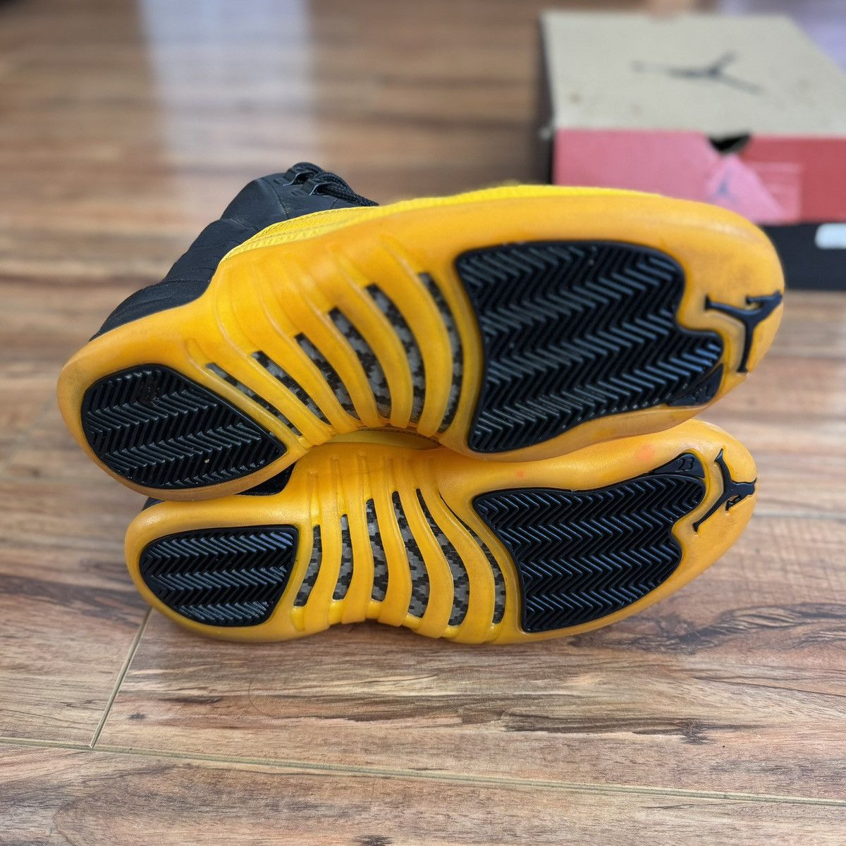 Jordan Brand Jordan 12 Retro black yellow basketball shoes Size 7 Size US 7 / EU 40 - 5 Thumbnail