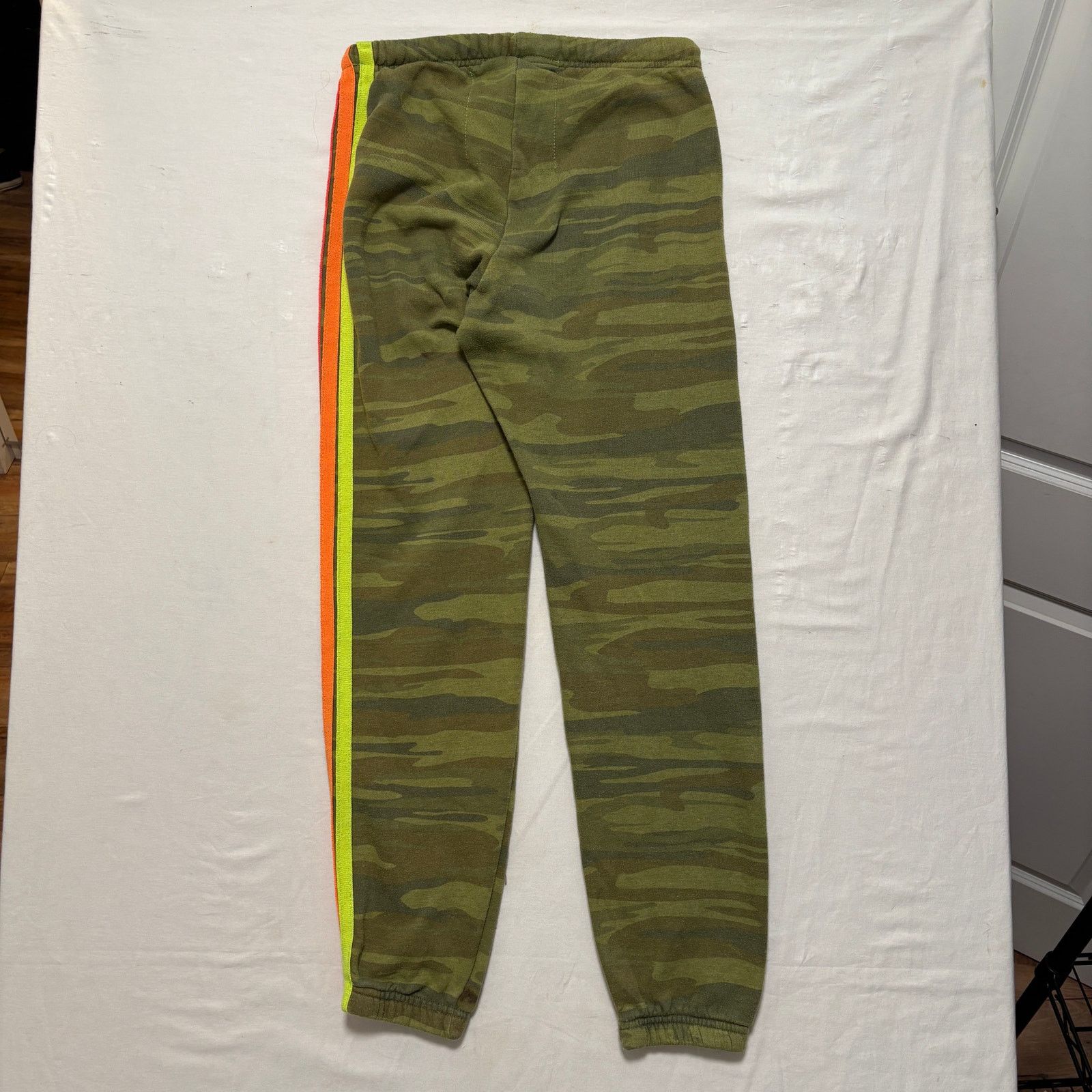 Aviator Nation Aviator Nation 5-Striped Camo Joggers Sweatpants Green XS Size 28" / US 6 / IT 42 - 3 Thumbnail