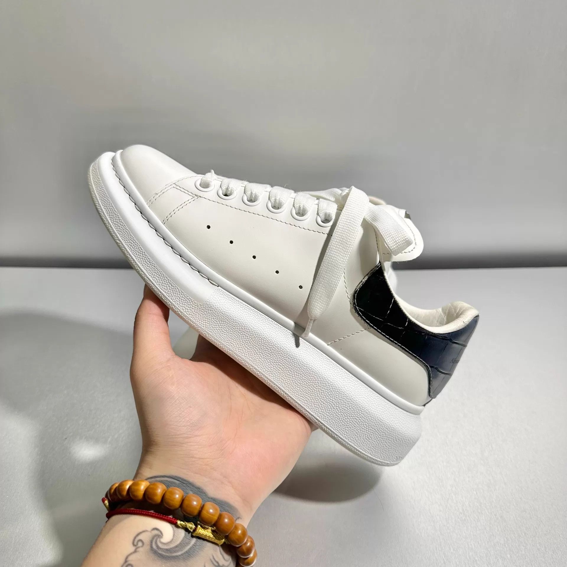 Alexander Wang Alexander Wang navy croc print 38 mint X7432 Size US 7.5 / IT 37.5 - 9 Thumbnail