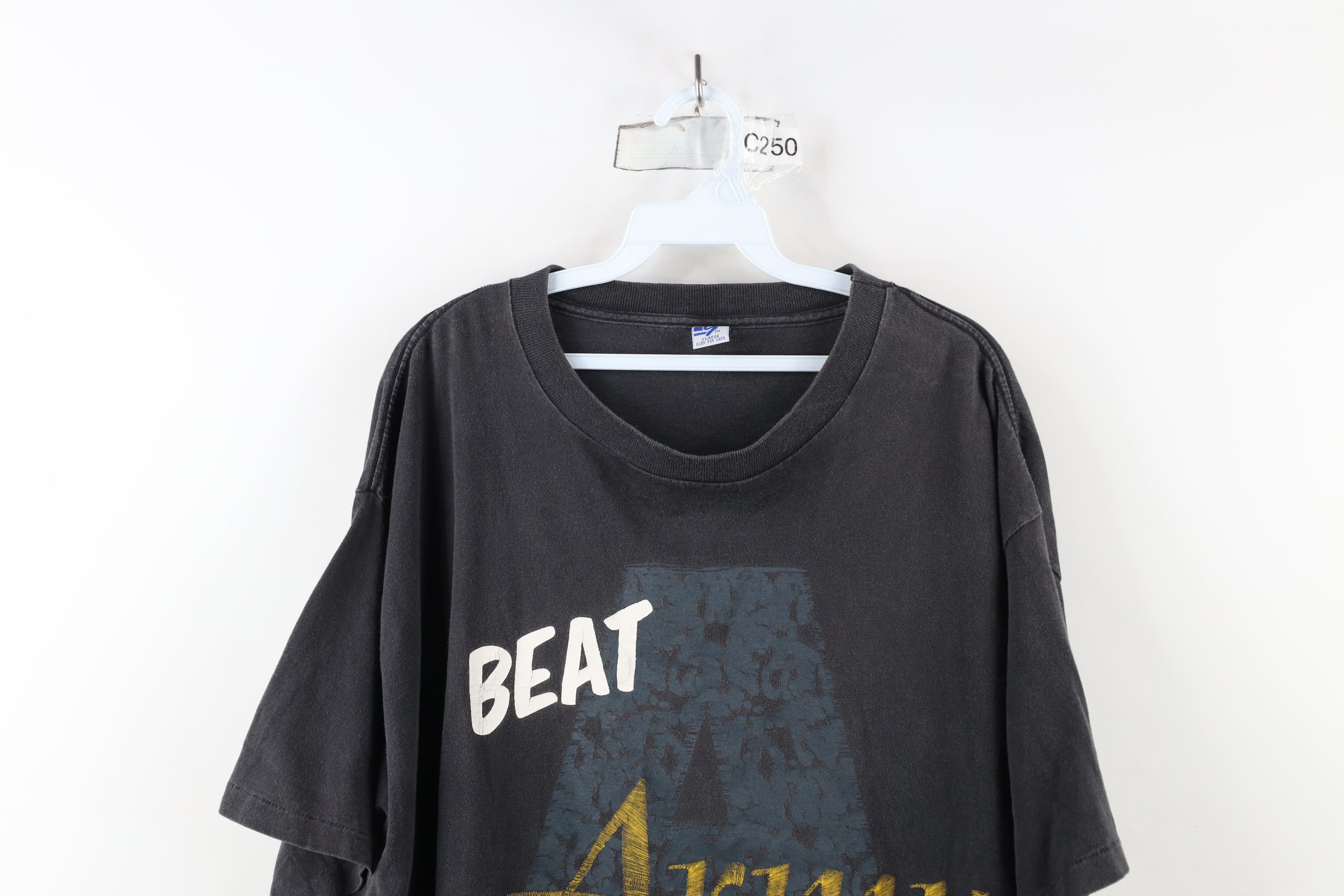 Vintage Vintage 90s Academy Football Beat Army T-Shirt Black USA Size US XL / EU 56 / 4 - 2 Thumbnail