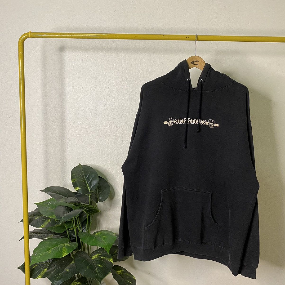 Sessions × Vintage Vintage 2000s Sessions Skateboard Pullover Hoodie Size US XL / EU 56 / 4 - 1 Thumbnail
