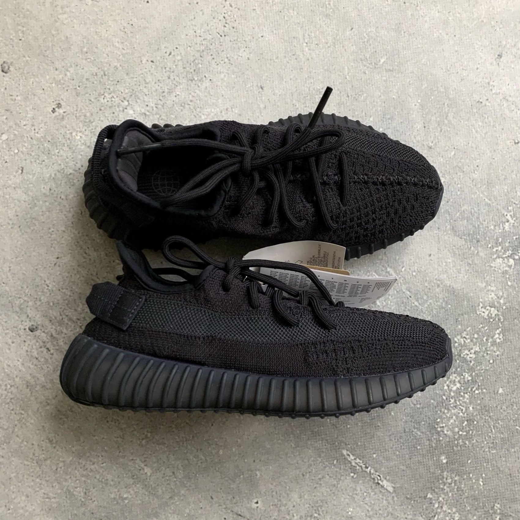 Adidas ADIDAS YEEZY 350 V2 BLACK SNEAKERS BOOST US 4, UK 3 1/2, EU 36, MEN, Sneaker, 2022 Size US 5 / EU 37 - 2 Thumbnail