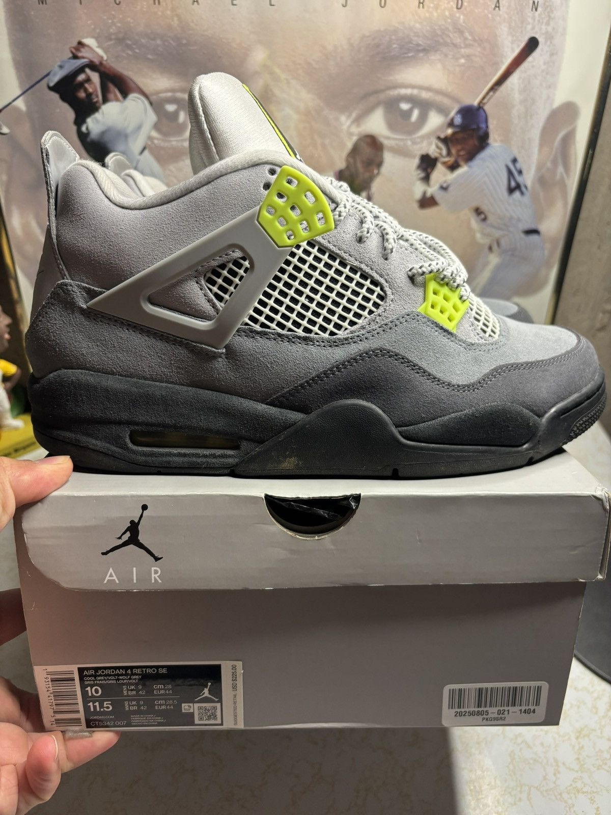 Jordan Brand Air Jordan 4 Retro Neon Size US 10 / EU 43 - 1 Thumbnail