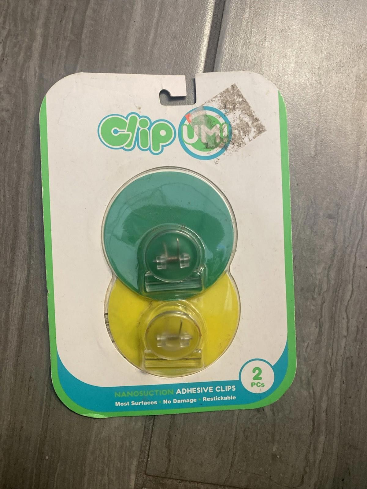 Other Clip UM! Reusable NanoSuction Non Adhesive Clip Size ONE SIZE - 1 Thumbnail