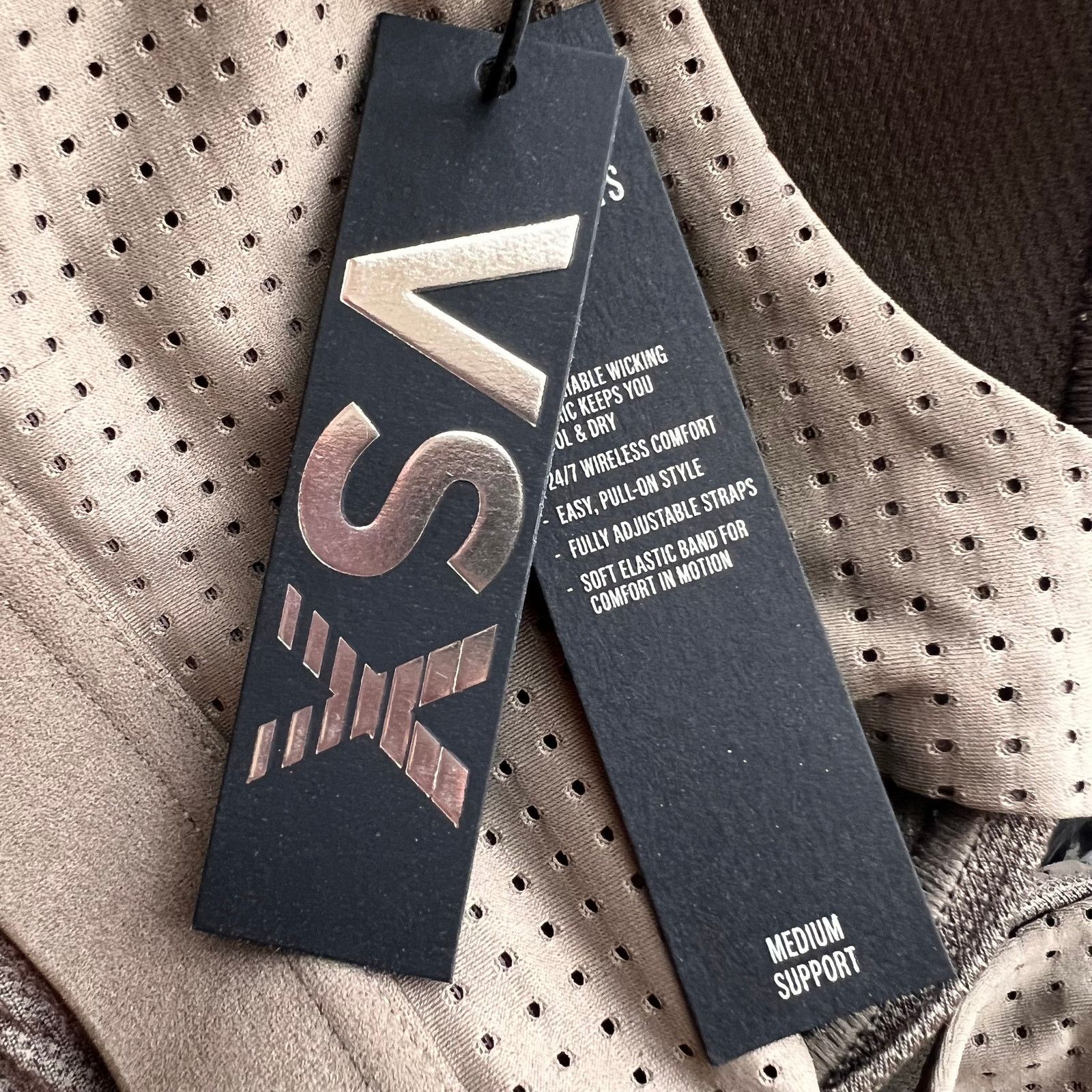 Victoria's Secret Victoria's Secret VSX Lightweight Mesh Sports Bra, 32DD Size ONE SIZE - 6 Thumbnail