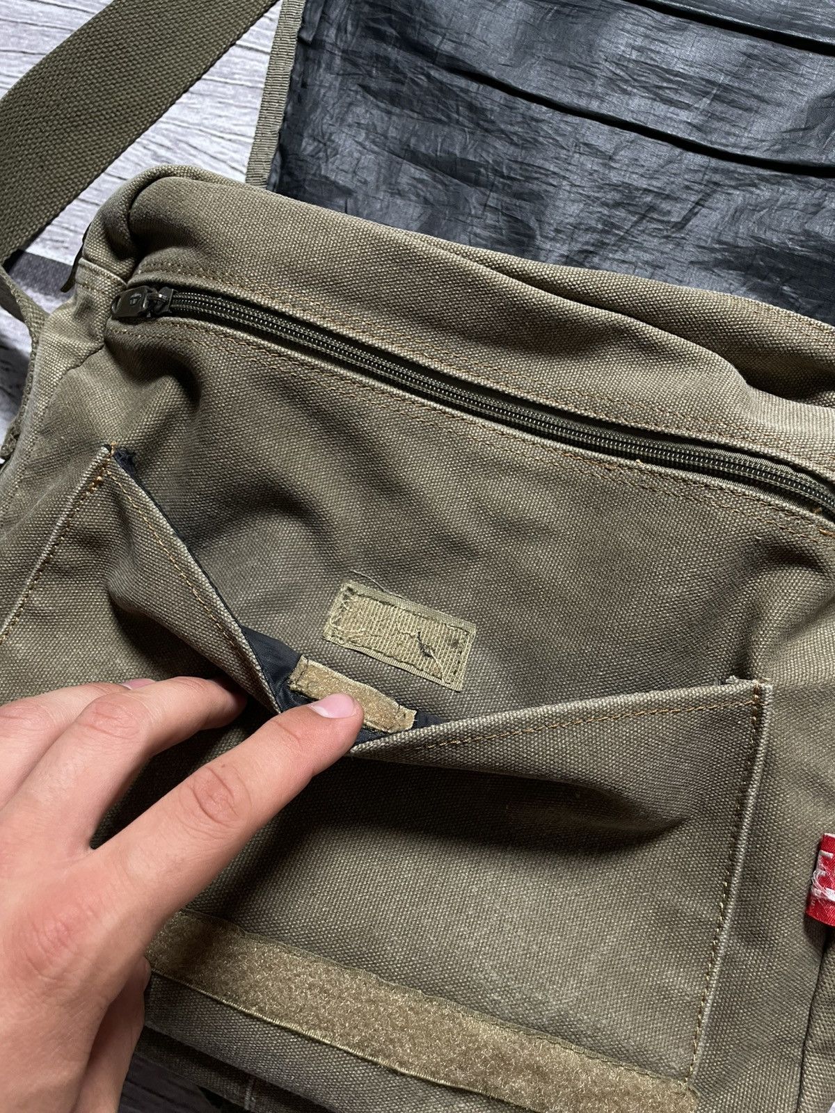 Diesel Diesel Vintage Canvas Archival Avant Garde Y2k Shoulder Bag Size ONE SIZE - 11 Thumbnail