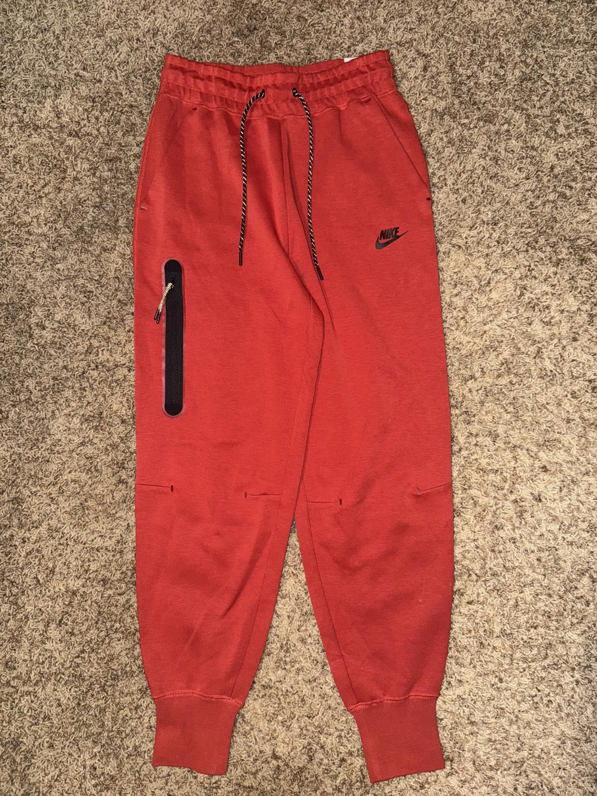 Nike Women's Sportswear Tech Fleece Pants Sample