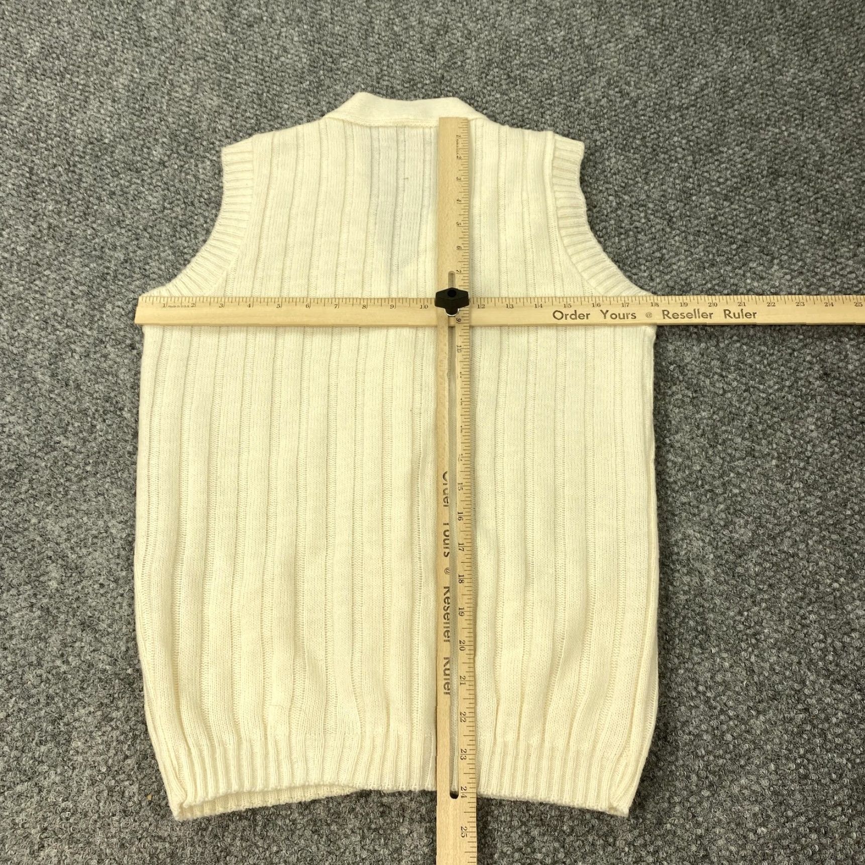 Vintage VINTAGE Kate Collins Sweater Vest Men Medium Ivory Knit Acrylic V-Neck Button USA Size US M / EU 48-50 / 2 - 6 Thumbnail