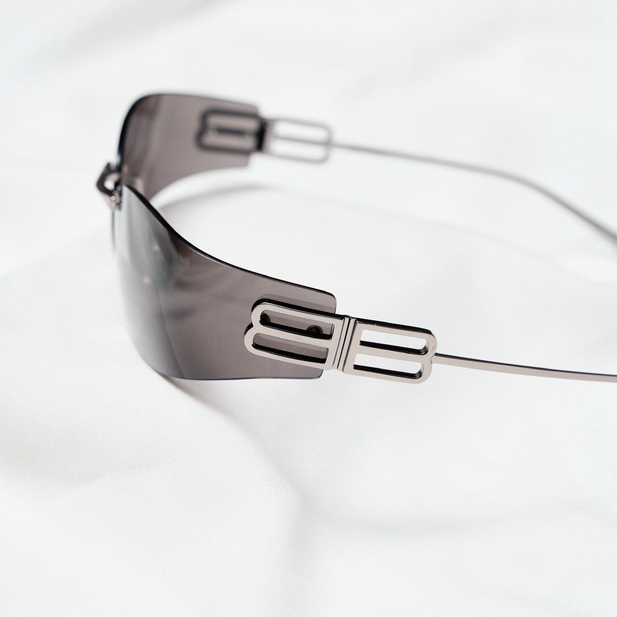 Balenciaga BALENCIAGA BB0484S 002 SUNGLASSES Size ONE SIZE - 3 Thumbnail