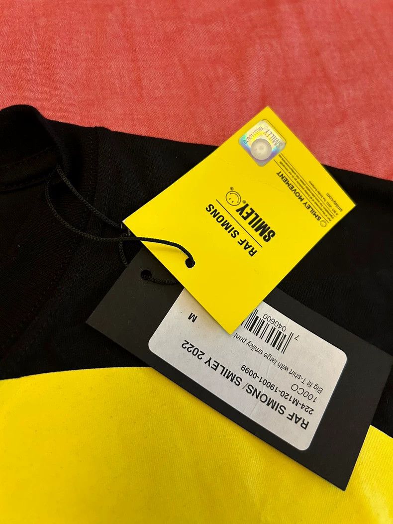 raf simons Smiling face co-branded T-shirt - Main Image