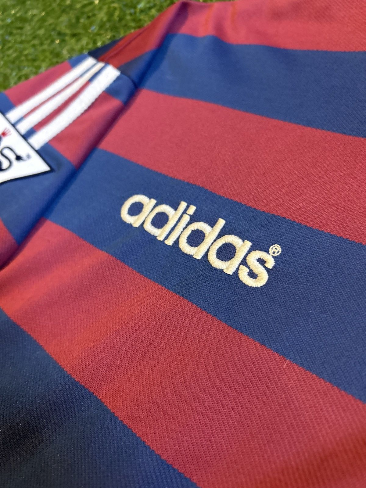 Adidas × Vintage 95/96 Newcastle United Ginola Away Shirt Size US L / EU 52-54 / 3 - 7 Thumbnail