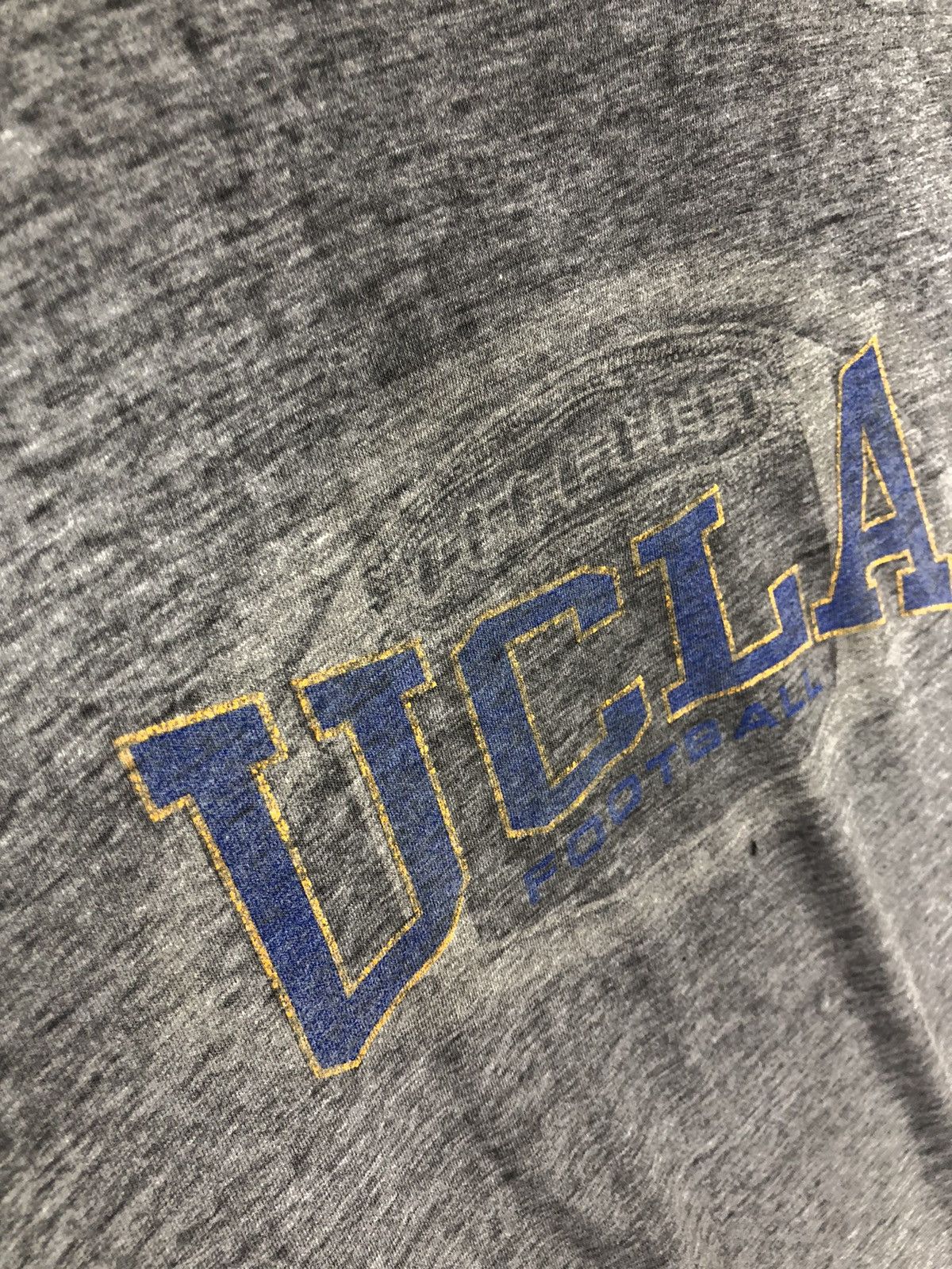 Vintage Vintage UCLA FOOTBALL Distressed Thrashed Tshirt Size US XL / EU 56 / 4 - 10 Thumbnail