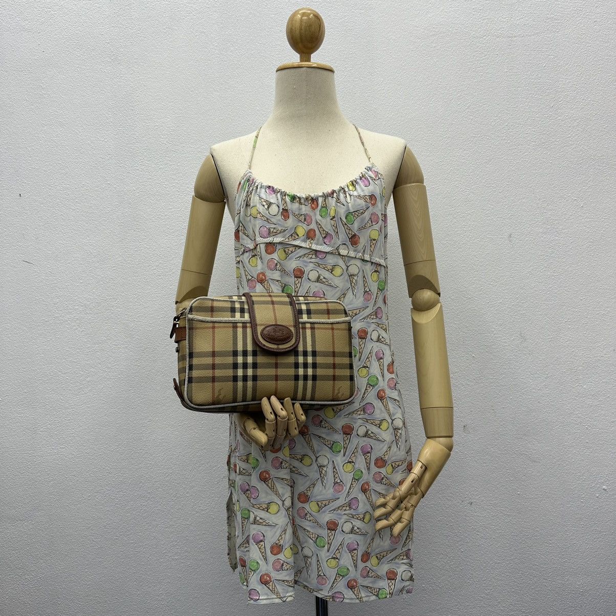 Burberry ‼️YES‼️ AUTH. VINTAGE BURBERRY NOVA CHECK CLUTCH SHOULDER BAG Size ONE SIZE - 2 Thumbnail