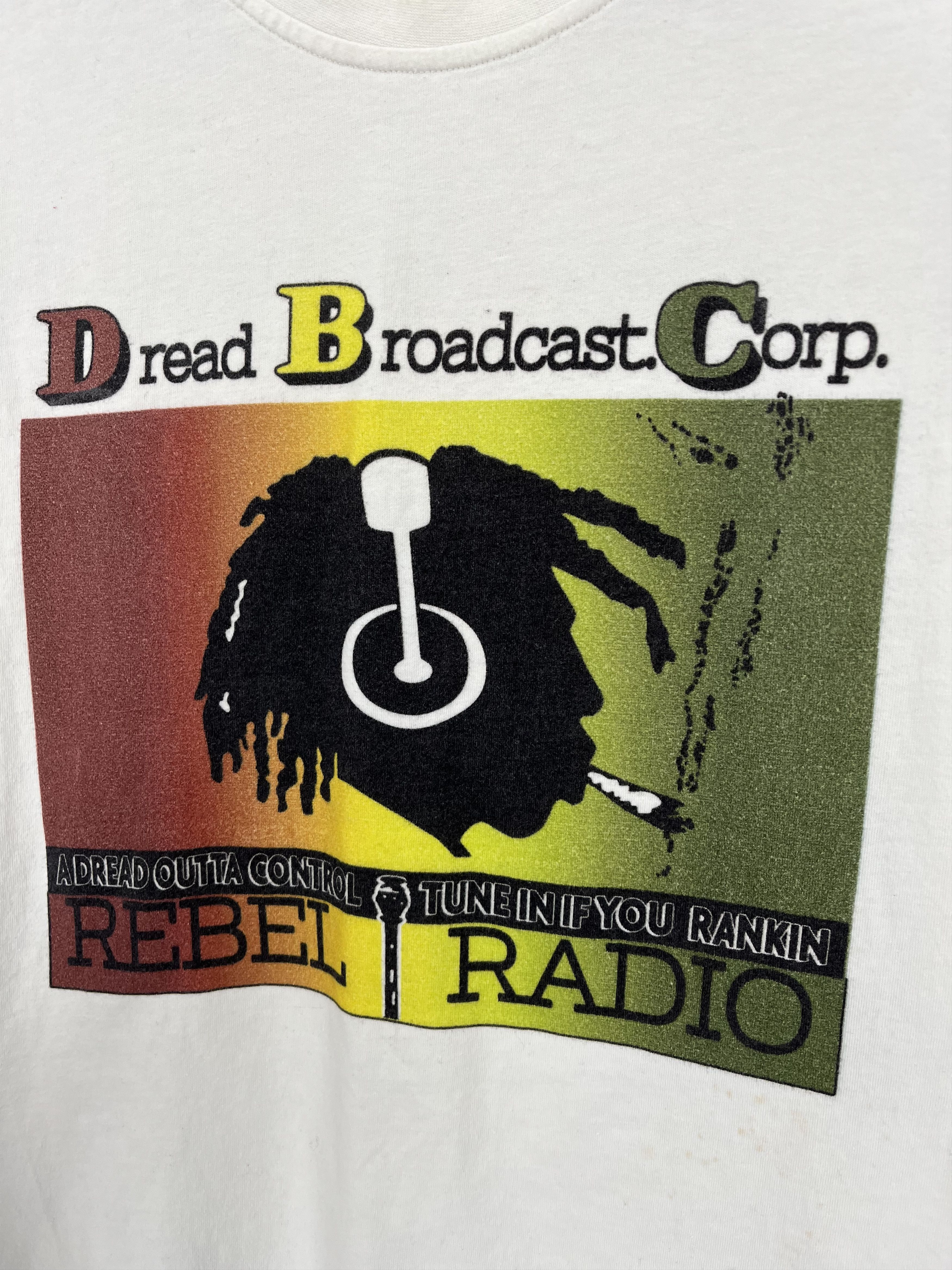 Vintage Vintage 80s Dread Broadcasting Corp Rebel Radio T-Shirt Size US M / EU 48-50 / 2 - 9 Thumbnail