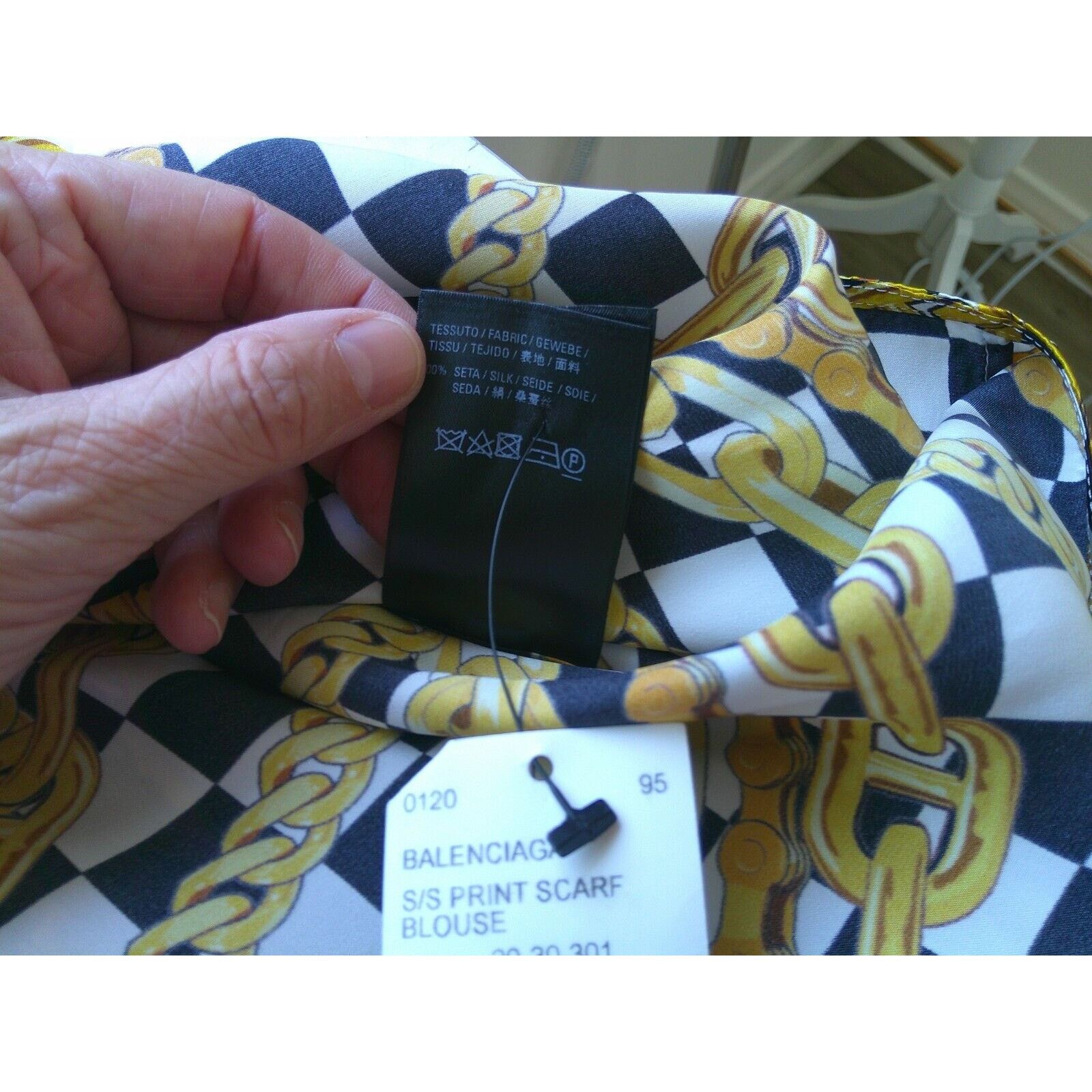 Balenciaga Balenciaga Black Gold Chain Print Short Sleeve Tie Blouse 40 Size S / US 4 / IT 40 - 16 Thumbnail