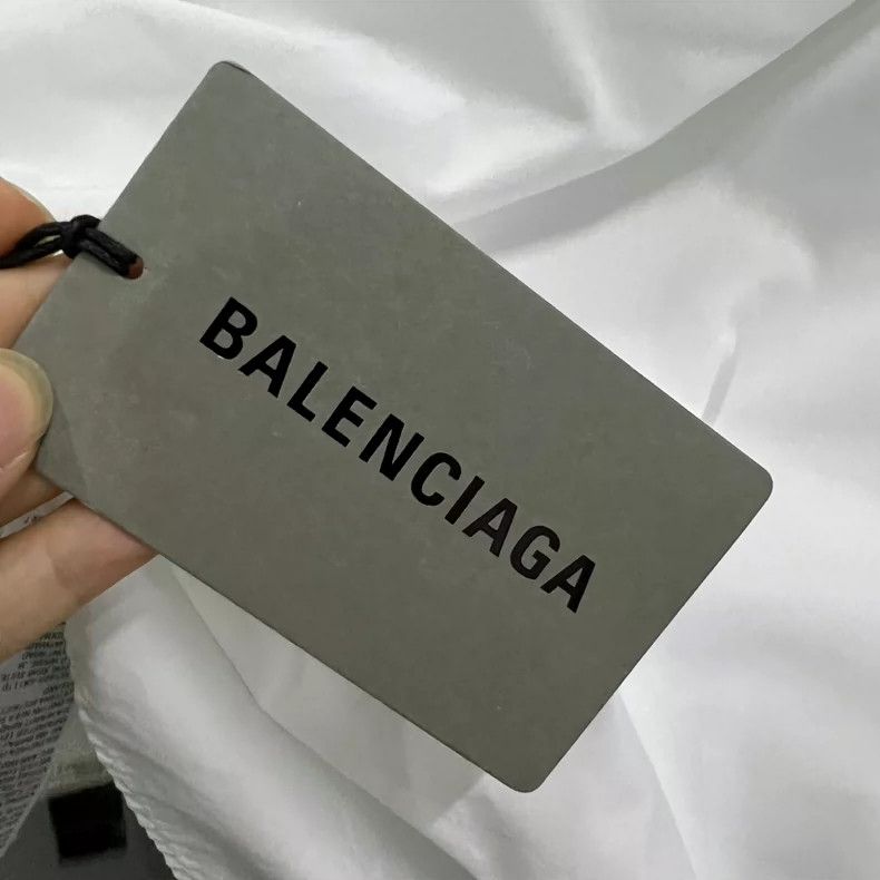 Balenciaga Balenciaga size 37 White BB Embroidered Shirt Size US XS / EU 42 / 0 - 5 Thumbnail