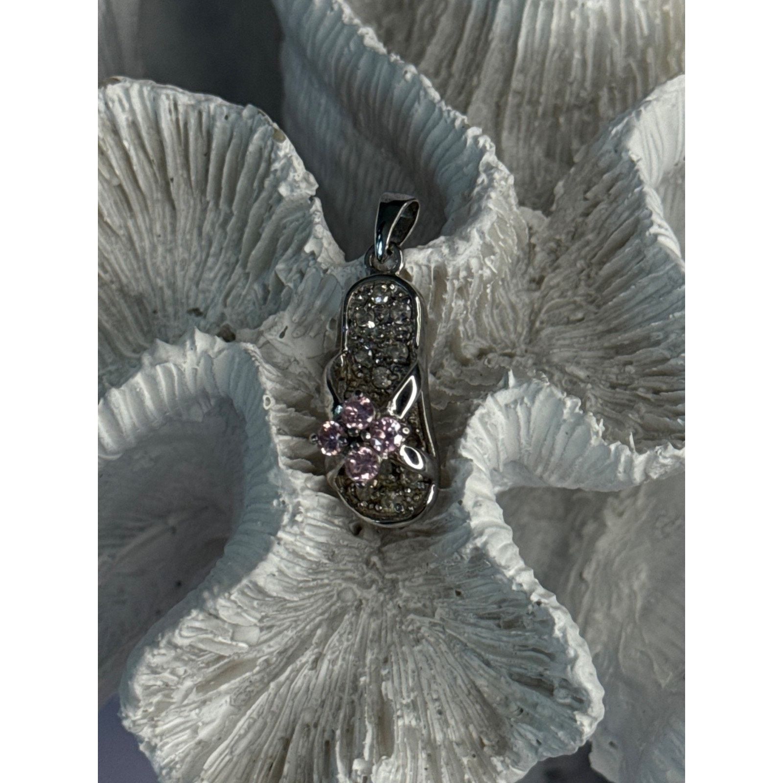 Jewelry 925 STERLING SILVER FLIP FLOP SANDAL PINK & WHITE CZ PENDANT Size ONE SIZE - 2 Thumbnail