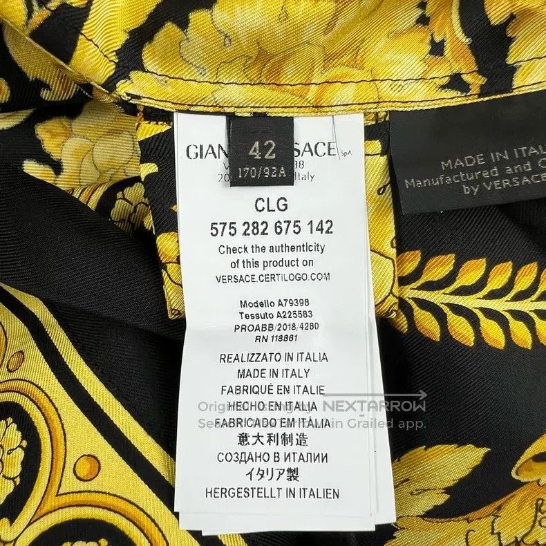 Versace Versace A silk shirt full of prints Size US XS / EU 42 / 0 - 4 Thumbnail