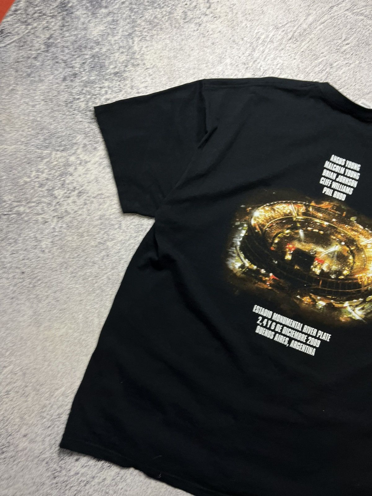 AC/DC Vintage AC/DC Tour T-Shirts 2011 Y2K Size US XL / EU 56 / 4 - 20 Thumbnail