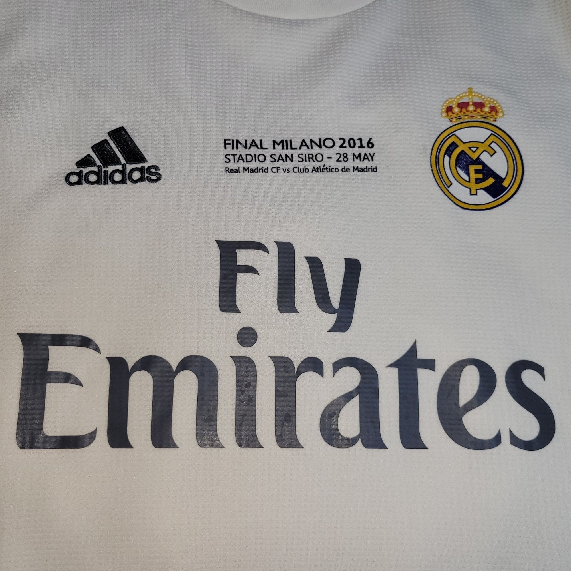 Adidas Ronaldo Real Madrid 2015 2016 FINAL Soccer Jersey M Size US M / EU 48-50 / 2 - 3 Thumbnail