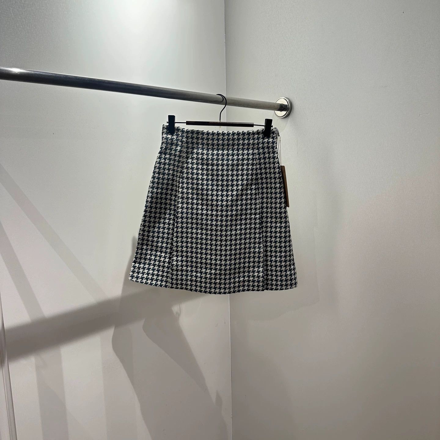 Dior Dior May305 Classic Prince of Wales Check Skirt 36 Size 26" / US 2 / IT 38 - 2 Thumbnail