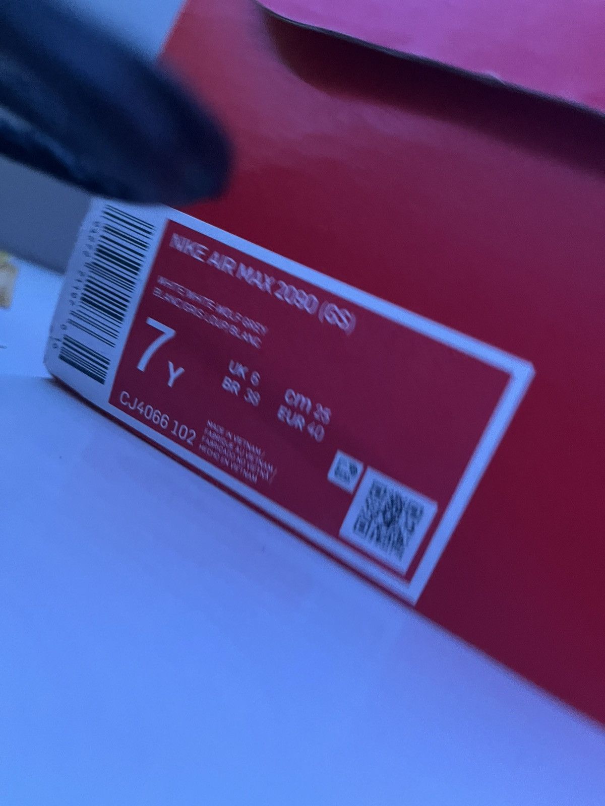 Nike Airmax 2090 Triple White Size US 7 / EU 40 - 5 Thumbnail