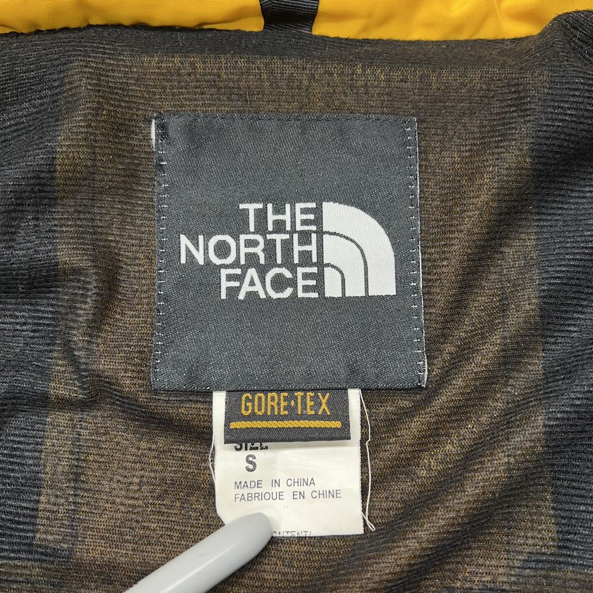 The North Face × Vintage The North Face Jacket Yellow Mountain Light Goretex Retro Size US S / EU 44-46 / 1 - 8 Thumbnail