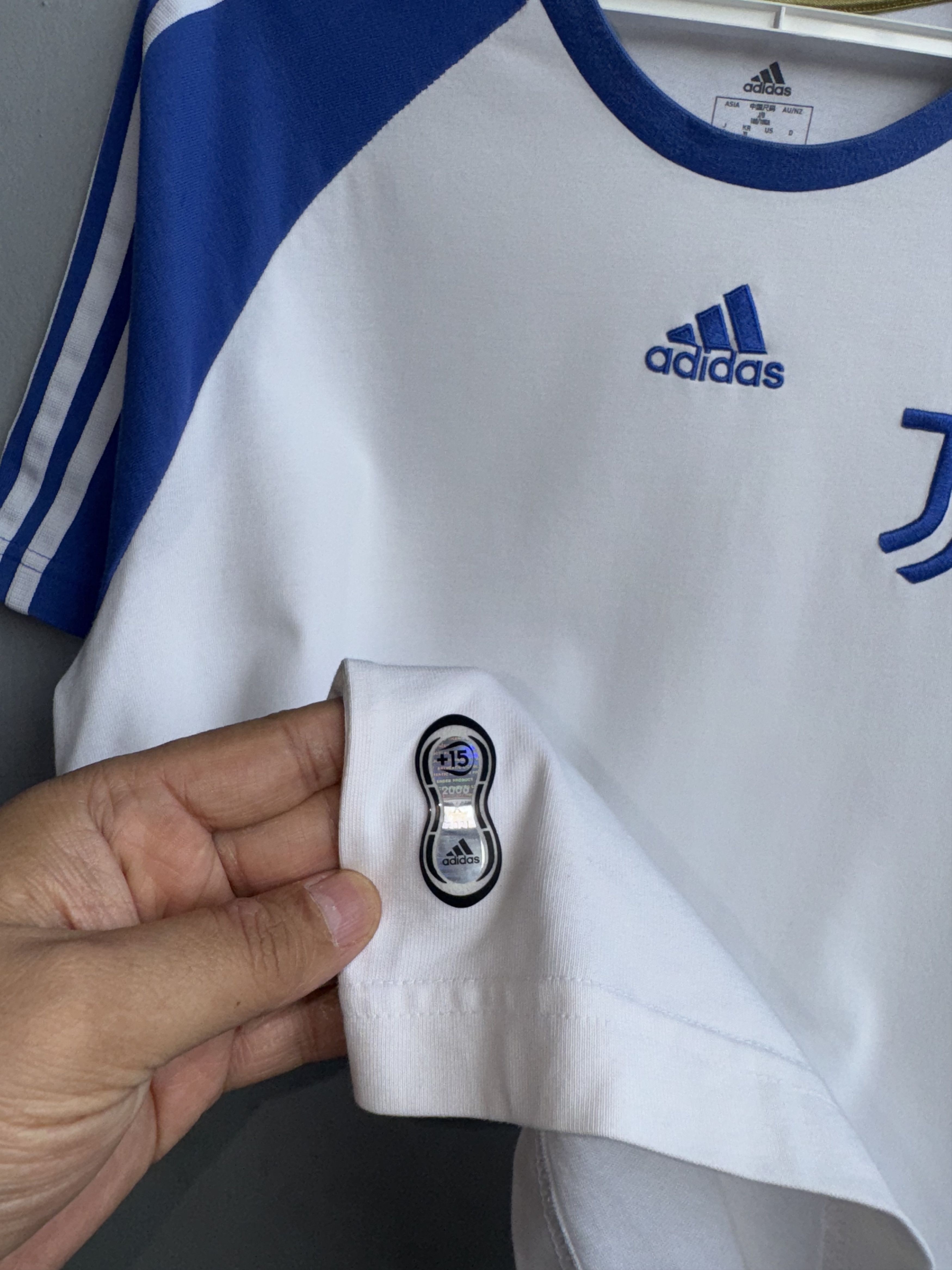 Adidas Juventus Adidas Teamgiest Crew Shirt Size US L / EU 52-54 / 3 - 5 Thumbnail