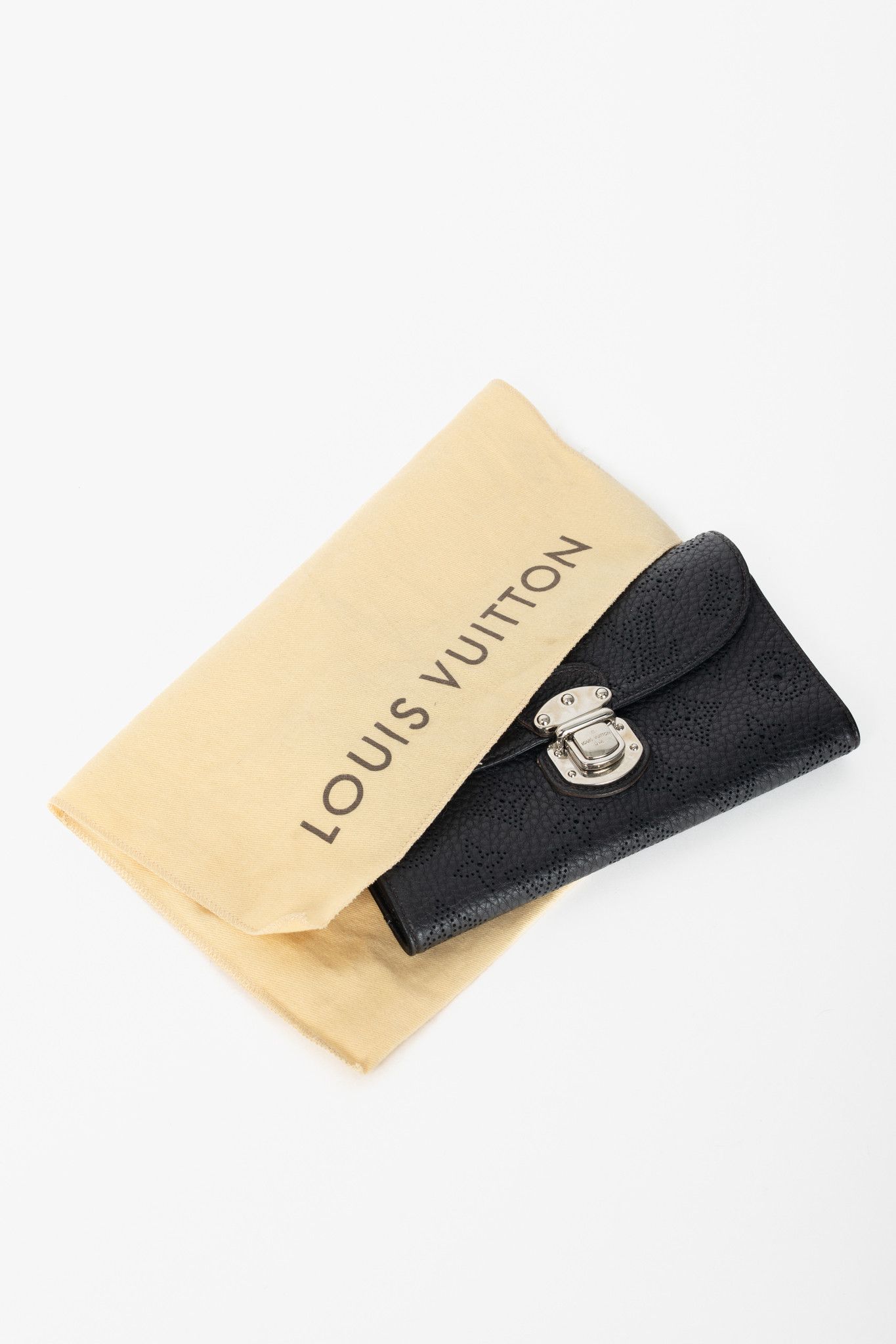Louis Vuitton Louis Vuitton Amelia Black Mahina Perforated Leather Wallet Size ONE SIZE - 11 Thumbnail