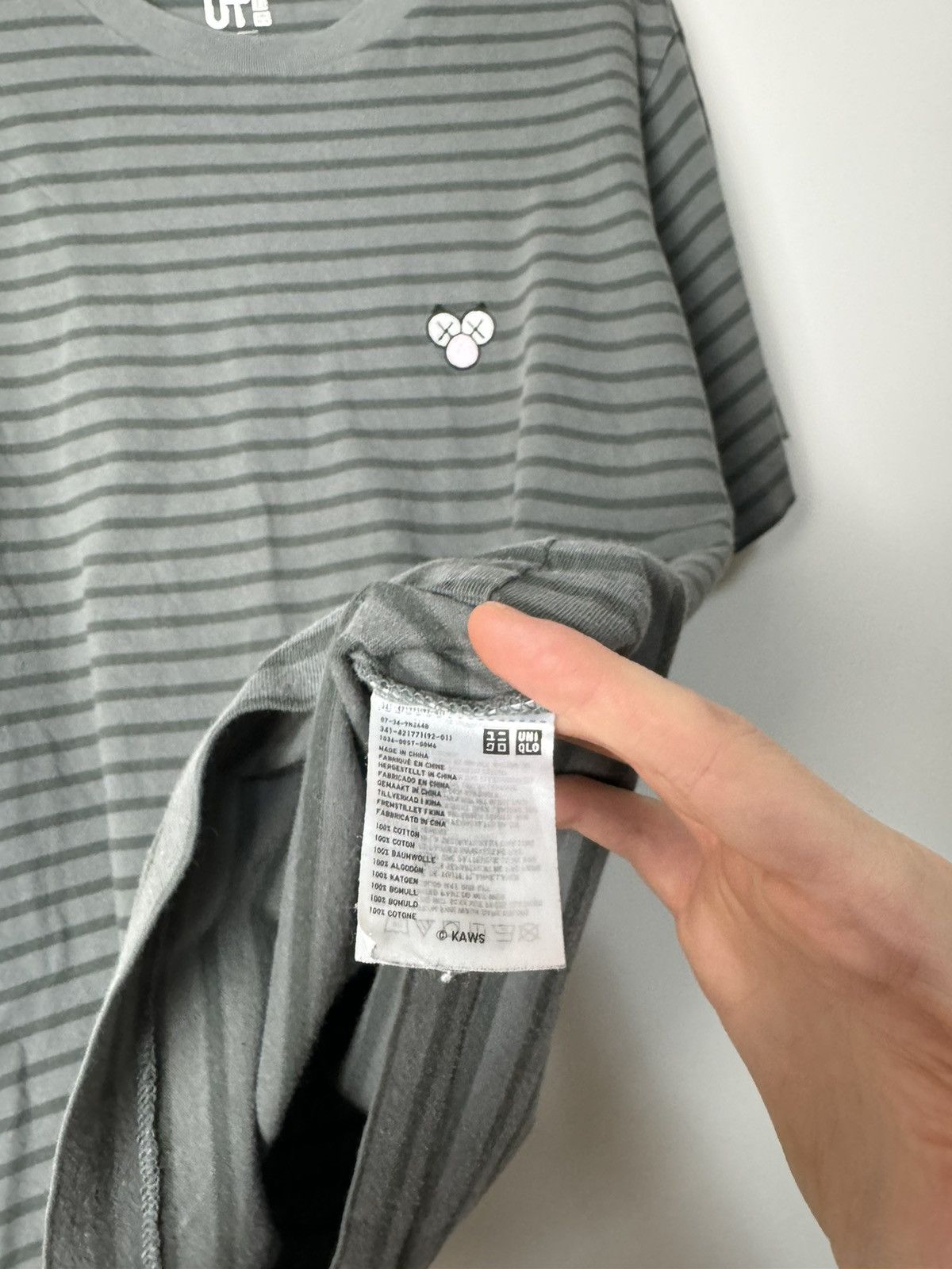 Japanese Brand Rare Kaws x Uniqlo tee gray striped Japanese designer Y2K Size US M / EU 48-50 / 2 - 11 Thumbnail