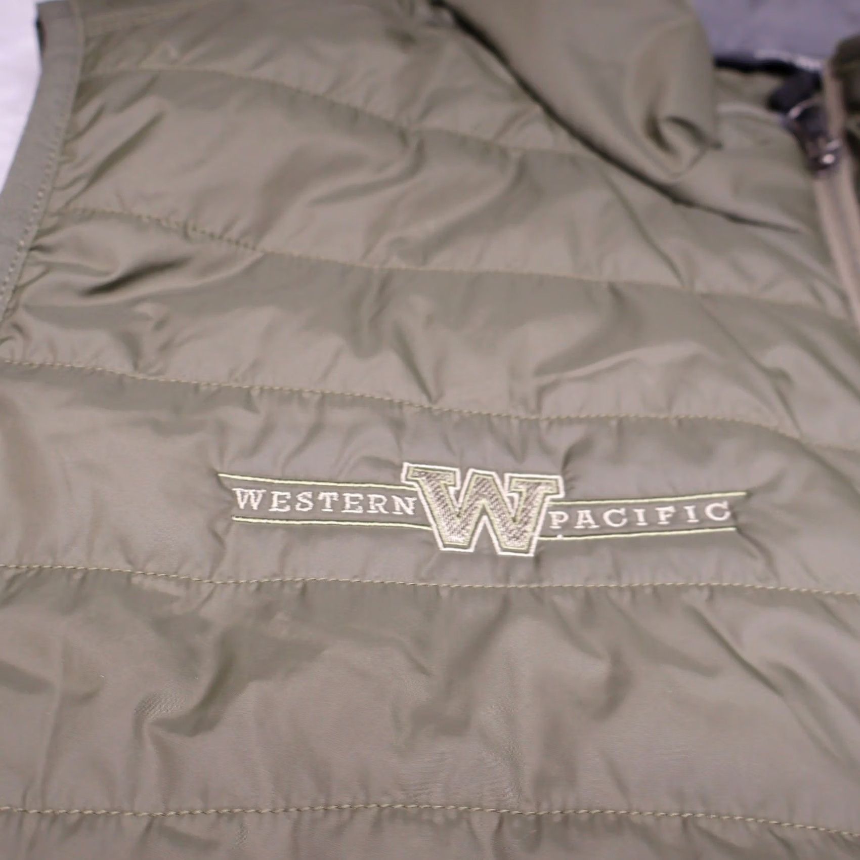 Carhartt VINTAGE Carhartt Vest Mens 3XL Green Gilliam Light Relaxed Fit Rain Defender Insulated Size US XXL / EU 58 / 5 - 4 Thumbnail