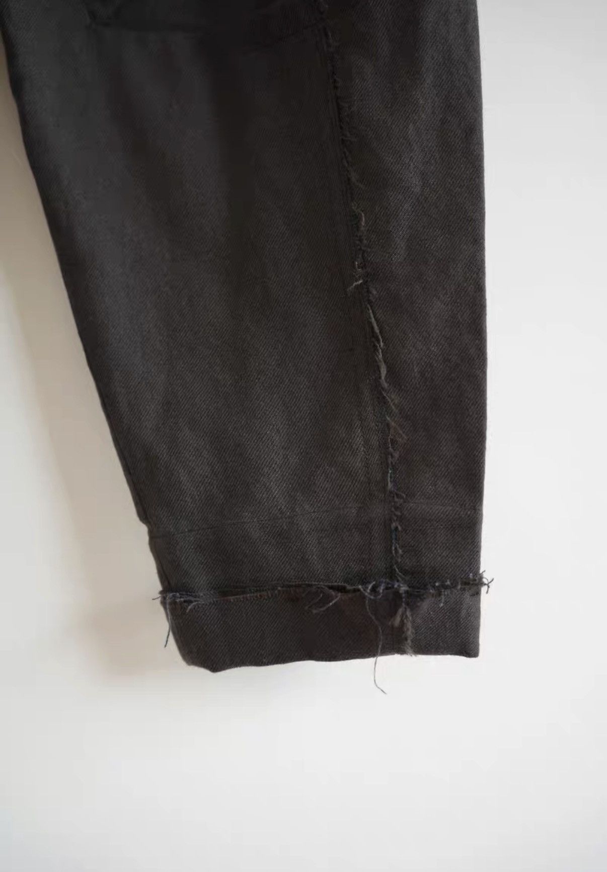 Ziggy Chen Ziggy Chen 19aw Slashed Raw Hem Trousers K4 Size US 30 / EU 46 - 6 Thumbnail