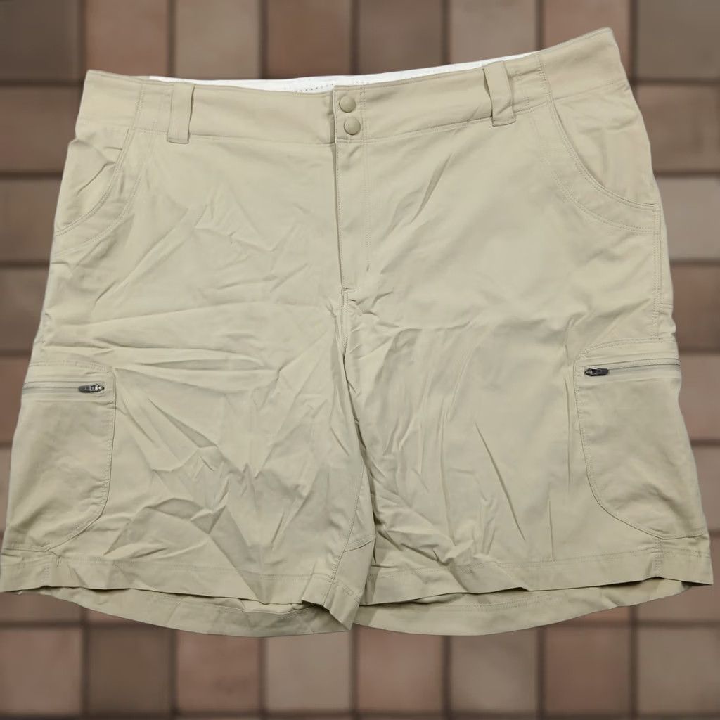 Vintage VINTAGE L.L.Bean Women's Shorts Size 20 Beige Nylon Spandex Hiking Outdoor Adventure Size 42" / US 20 - 1 Thumbnail