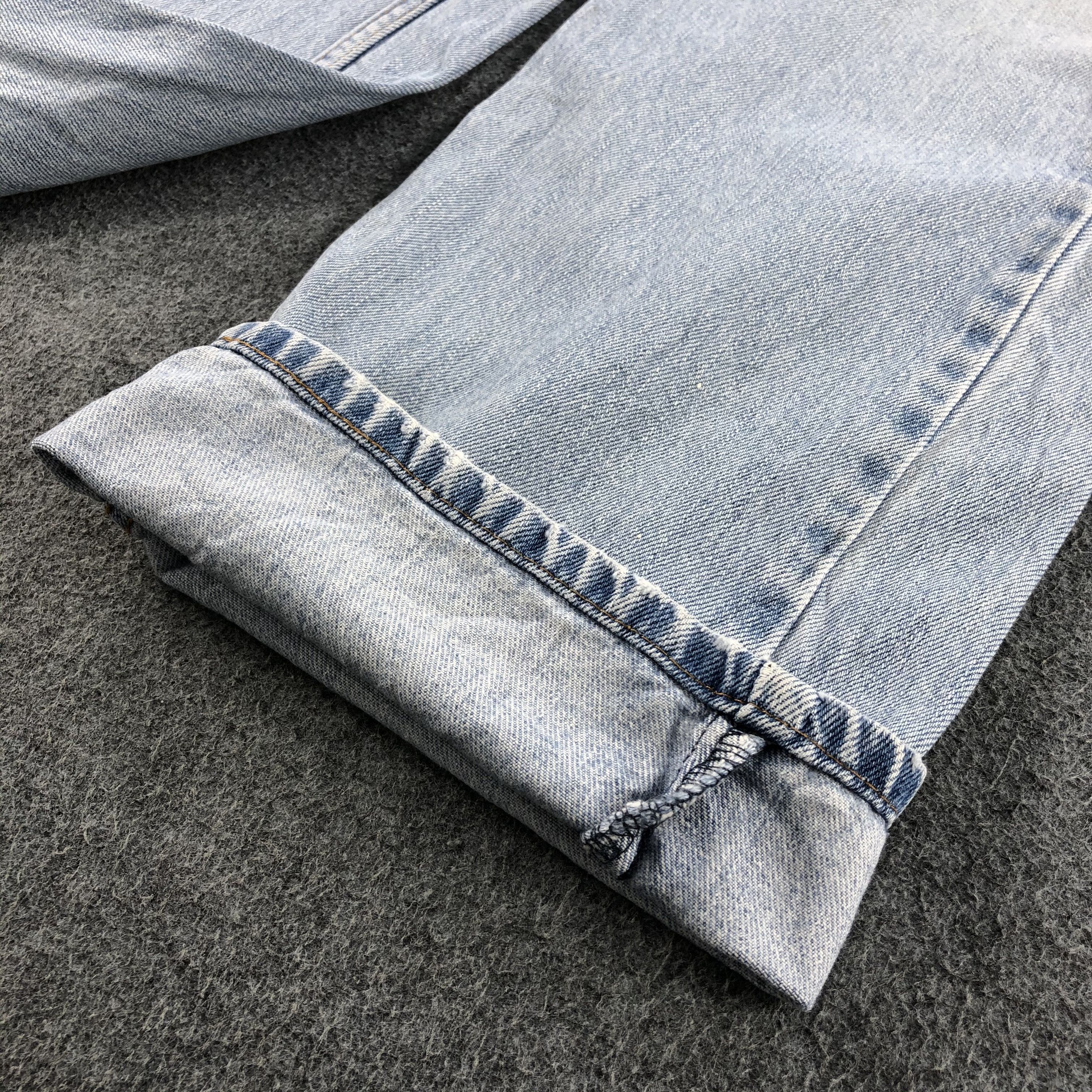Vintage Light Wash Levis 505 Jeans-J1270