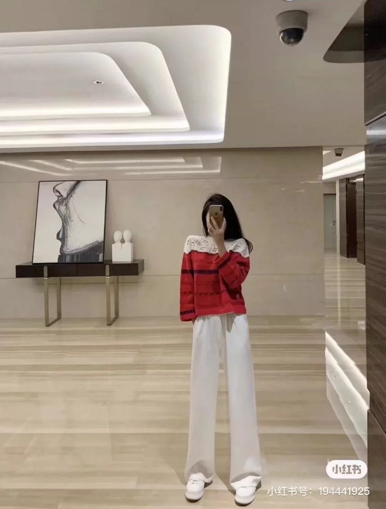 Chanel Chanel Sweater Long-sleeved Nextarrow-2505 Size XXS / US 00 / IT 34 - 2 Thumbnail
