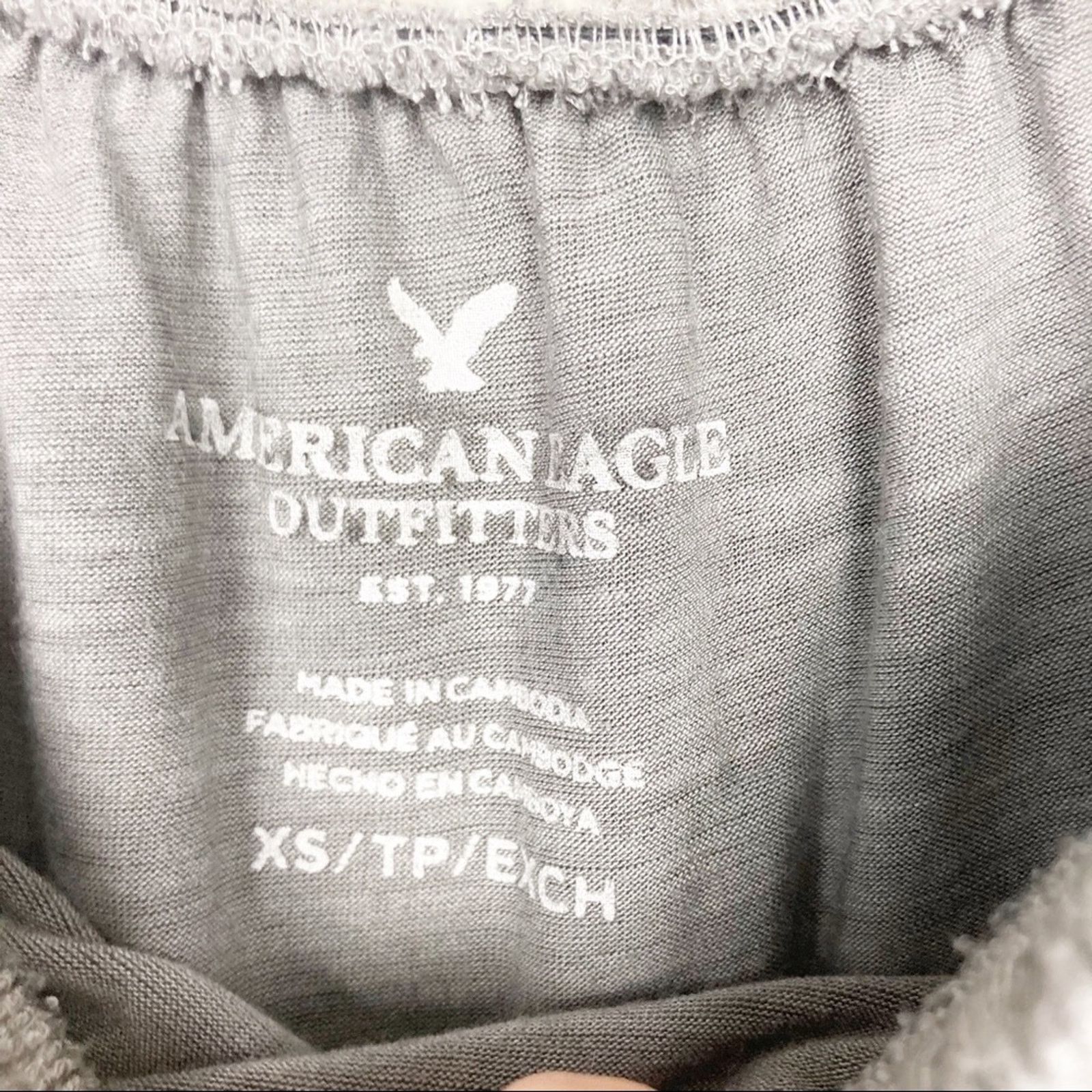American Eagle Outfitters American Eagle Gray Off The Shoulder Flounce Top Sz XS Size XS / US 0-2 / IT 36-38 - 2 Thumbnail