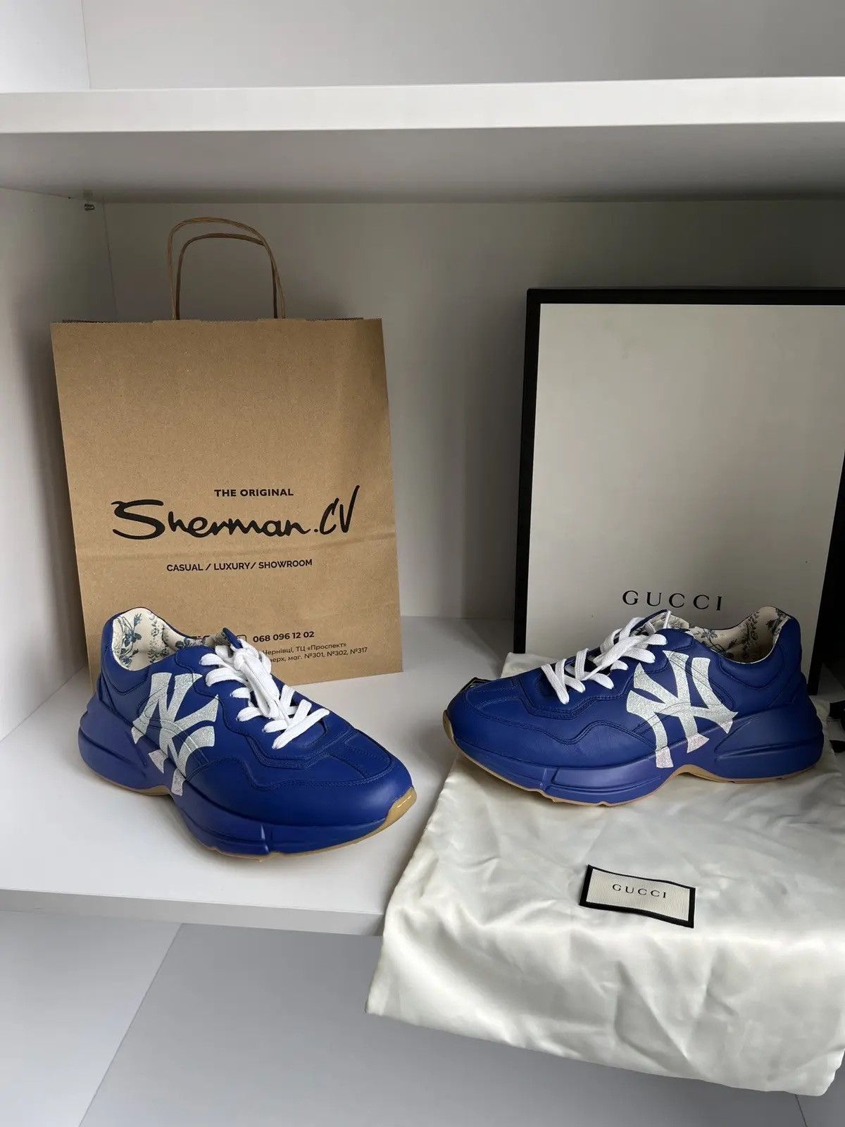 Gucci Vintage Gucci Men’s Rhyton Sneakers with NY Yankees Print Size US 9.5 / EU 42-43 - 8 Thumbnail