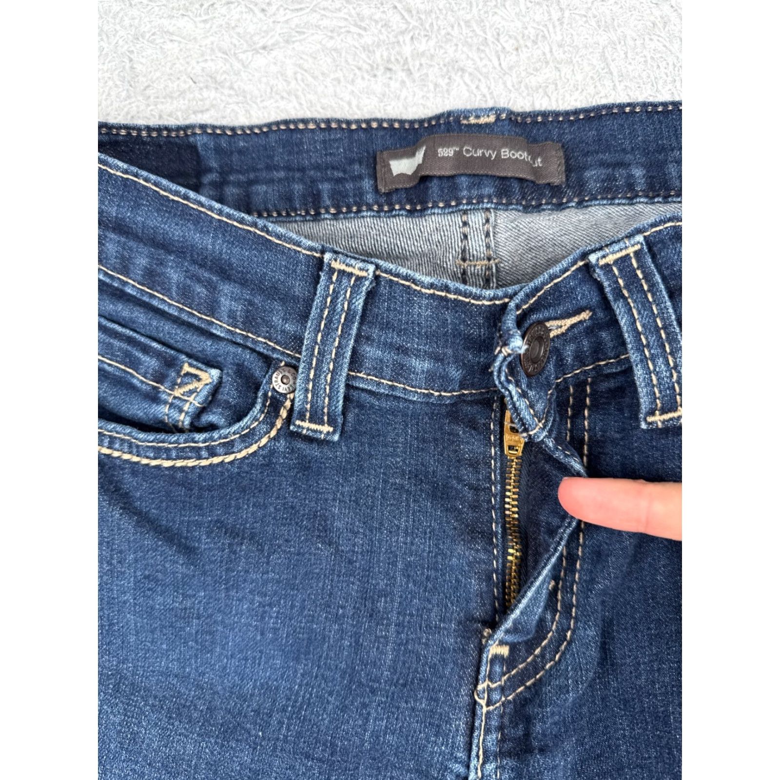 Levi's VINTAGE Levis Shorts Women 8 Blue Denim Cutoff 529 Curvy Low Rise Cotton Blend 28x14 Size 30" / US 8 / IT 44 - 6 Thumbnail
