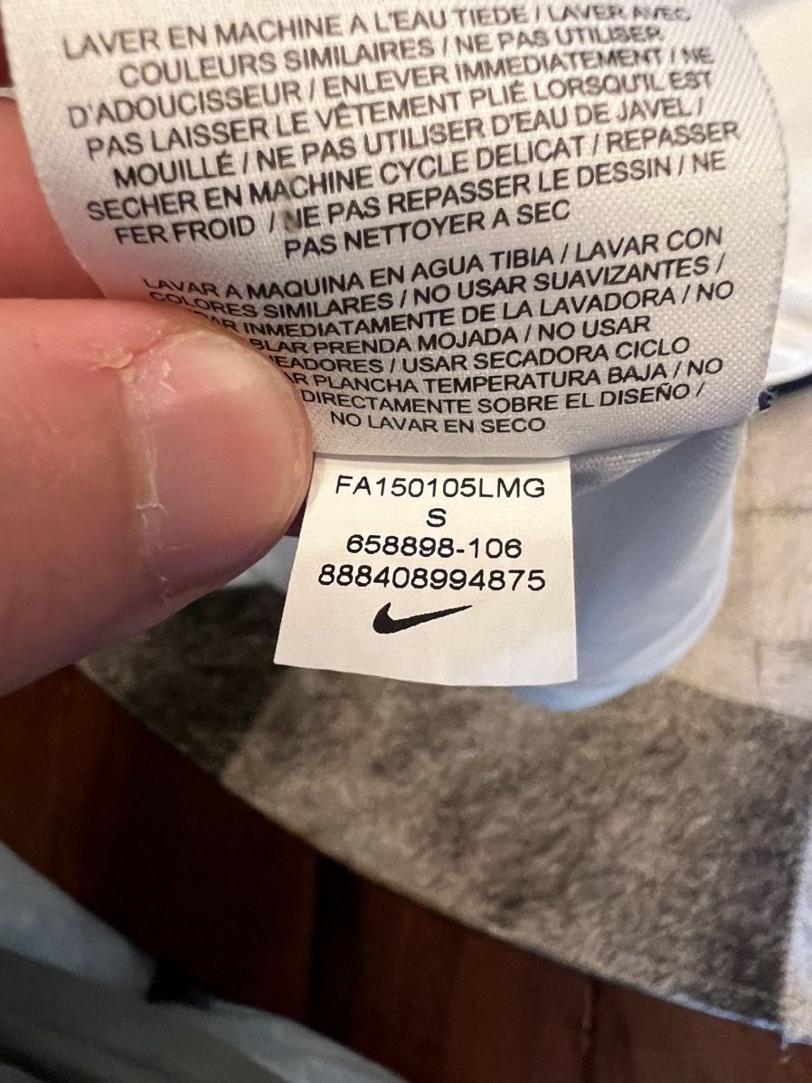 Nike PSG 2015/16 Away Kit Size US S / EU 44-46 / 1 - 3 Thumbnail