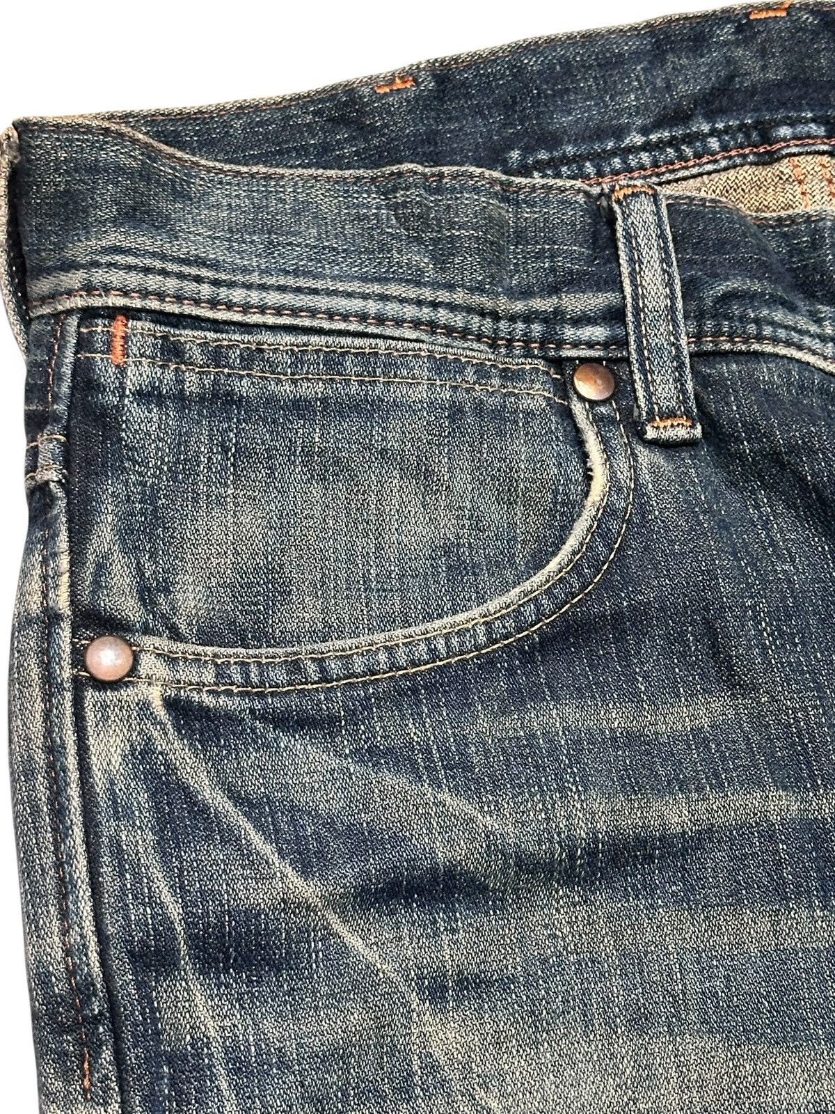 Wrangler Wrangler Vintage Rare Drop Design With Flare and Faded Wash Size US 31 - 5 Thumbnail