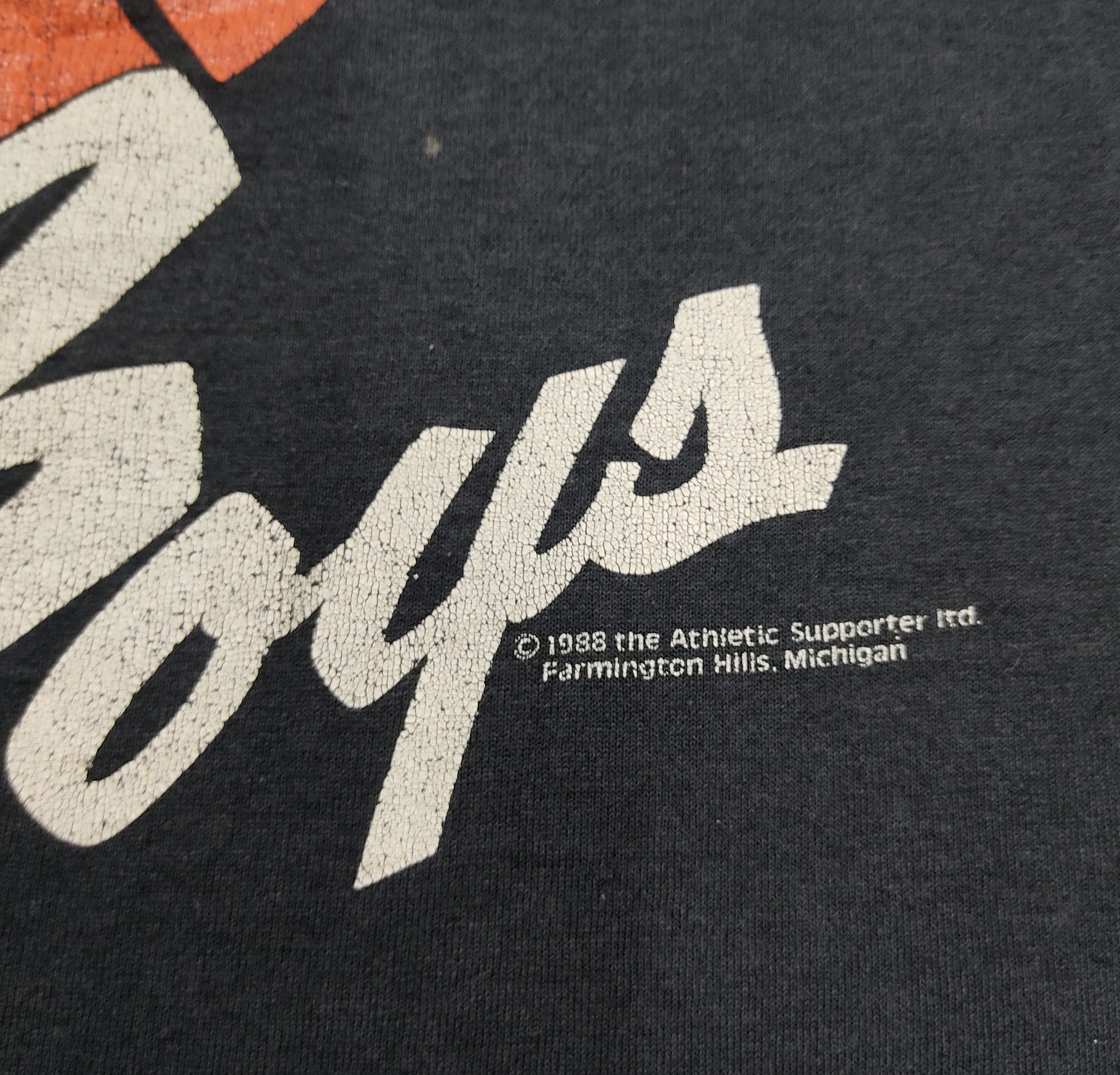 Vintage Vintage 80s DETROIT PISTONS BAD BOYS Distressed T-shirt Size US L / EU 52-54 / 3 - 7 Thumbnail