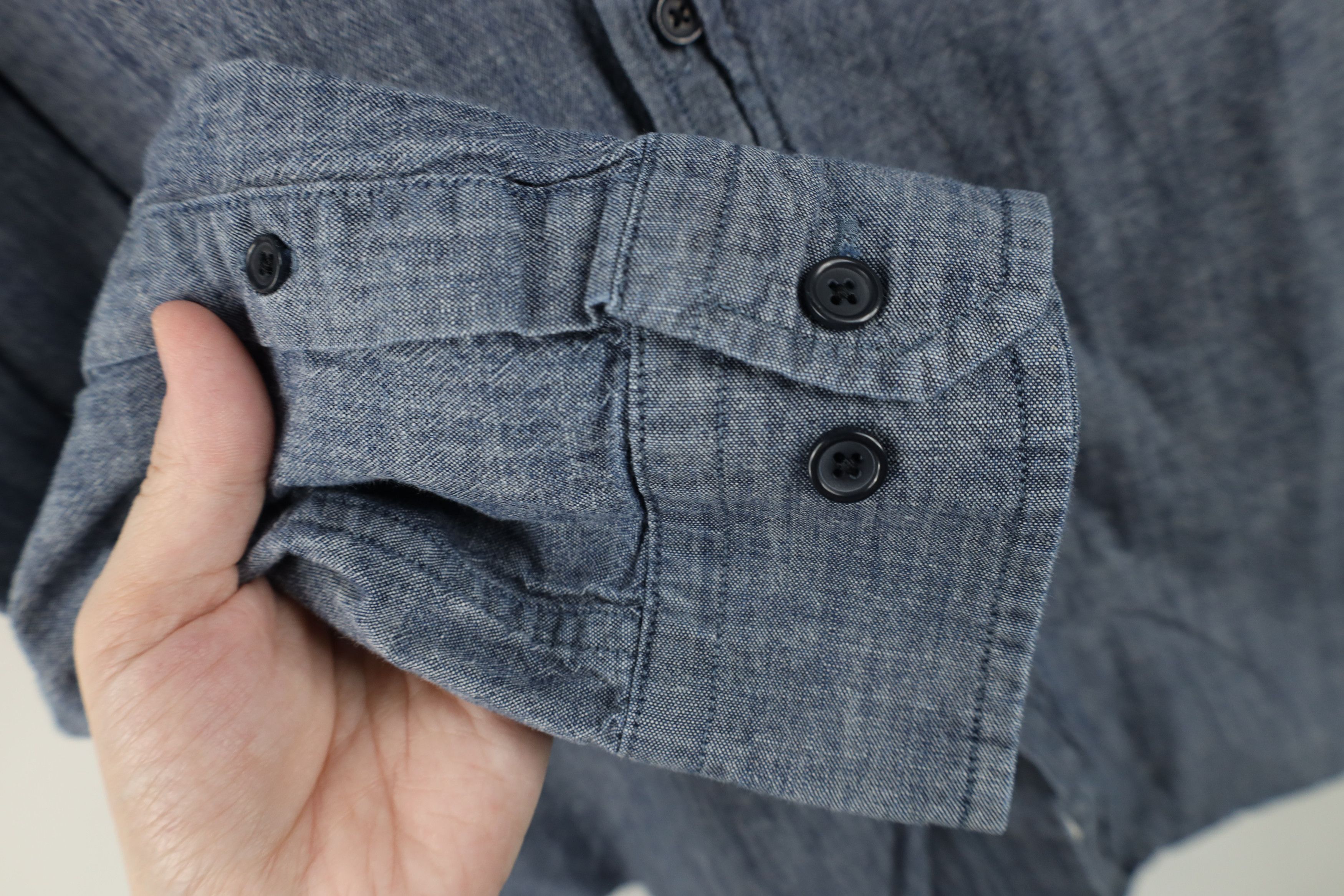 Banana Republic Banana Republic Slim Fit Chambray Collared Button Down Shirt Size US L / EU 52-54 / 3 - 6 Thumbnail