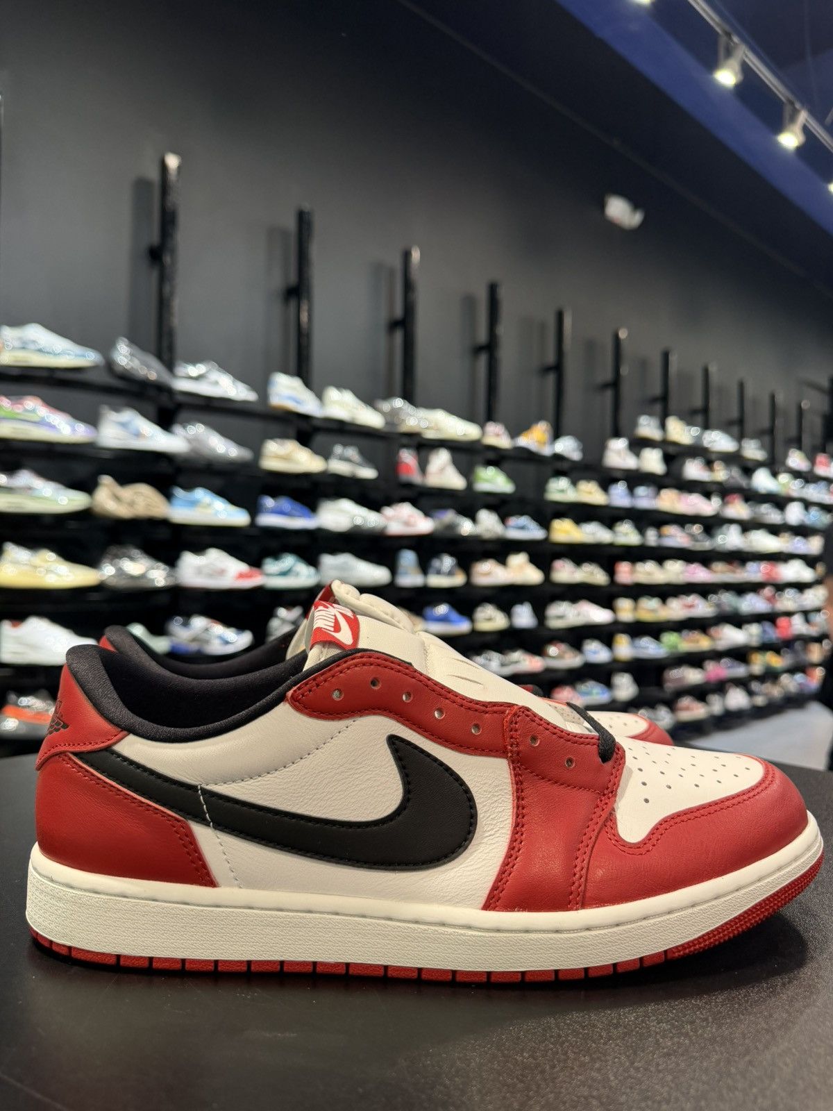 Jordan Brand Size 13 - Jordan 1 Low Retro OG Chicago (2025) Size US 13 / EU 46 - 3 Thumbnail