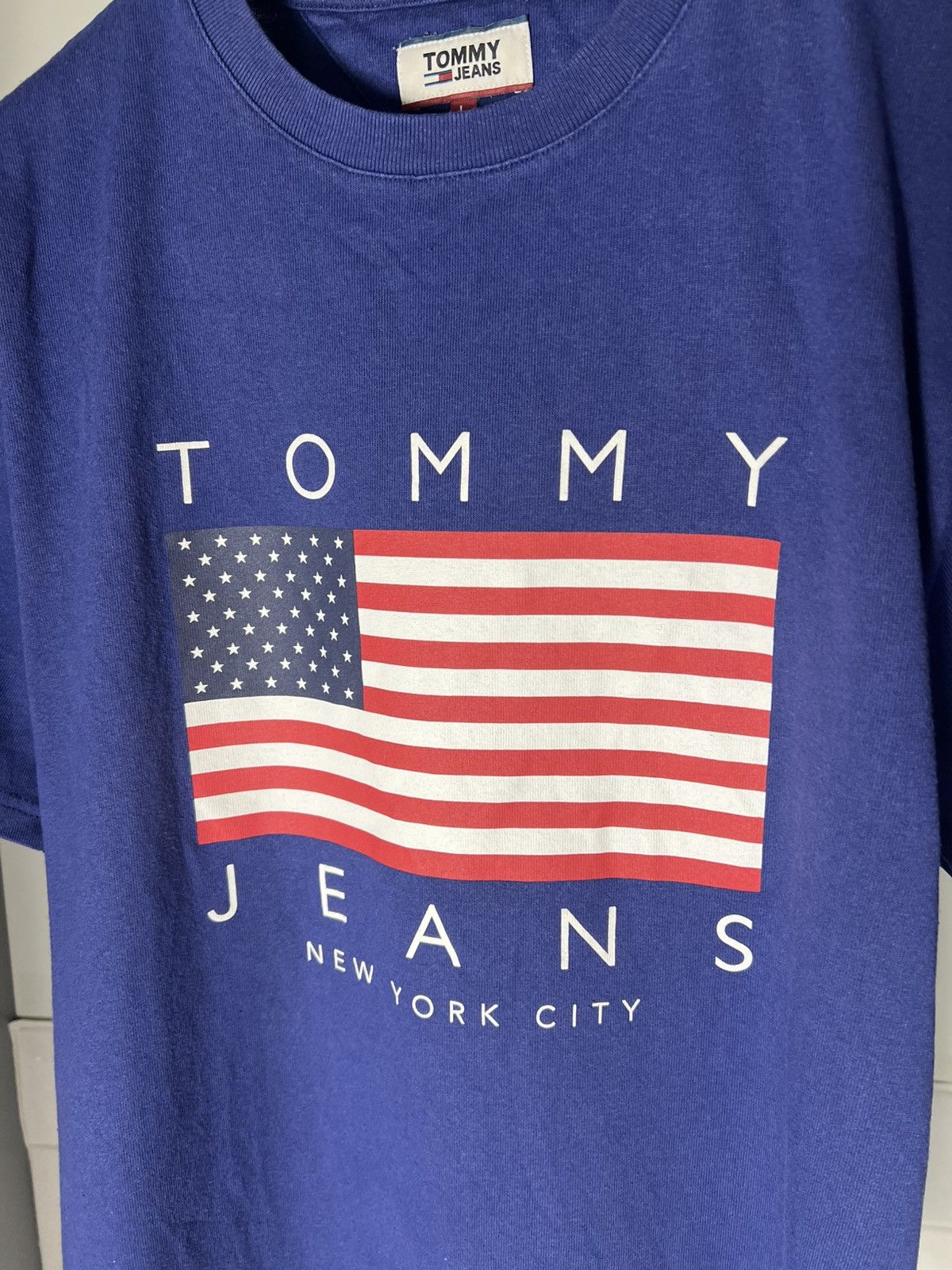 Tommy Jeans × Vintage VERY RARE TOMMY HILFIGER JEANS BIG LOGO USA FLAG T-SHIRT Y2K Size US L / EU 52-54 / 3 - 3 Thumbnail
