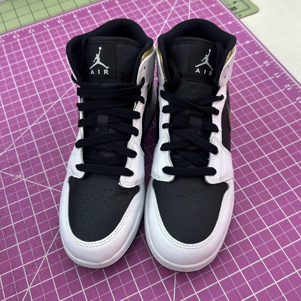 Jordan Brand Air Jordan 1 Mid White Gold Black GS Youth 7Y Size US 7 / EU 40 - 3 Thumbnail