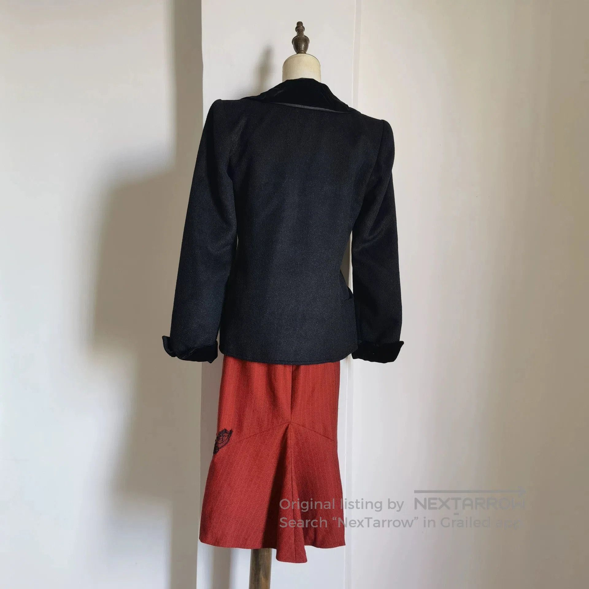 Saint Laurent Paris 1980s Yves Saint Laurent Velvet Blazer. Size S / US 4 / IT 40 - 4 Thumbnail