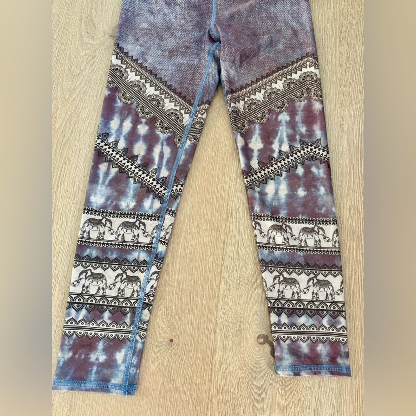 Other New Trendy Yoga or gym Capris with Elephant Pattern size S Size 26" / US 2 / IT 38 - 2 Thumbnail